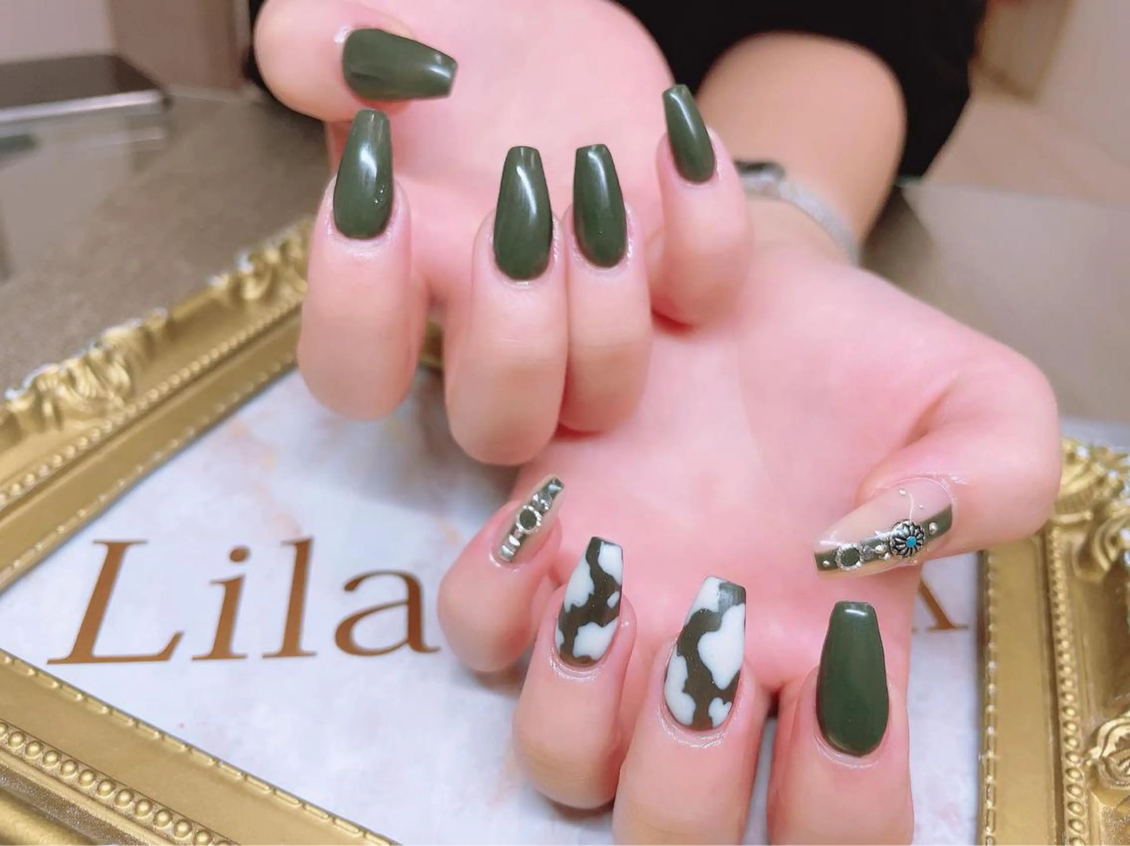 ネイル アニマル柄 フレンチネイル ジェルネイル グリーン ハードジェル Lilas Nailのネイルデザイン