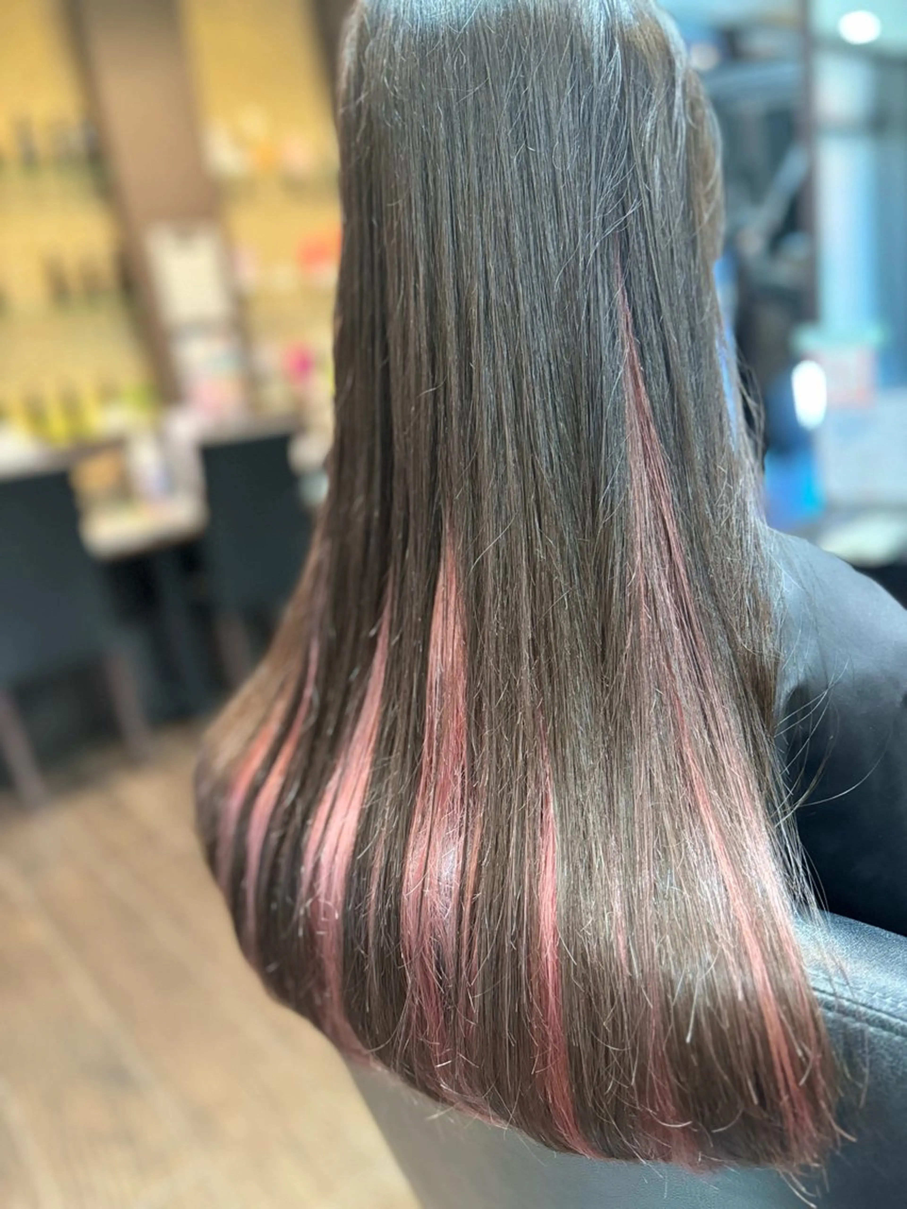 カラー アト ランティスのヘアスタイル