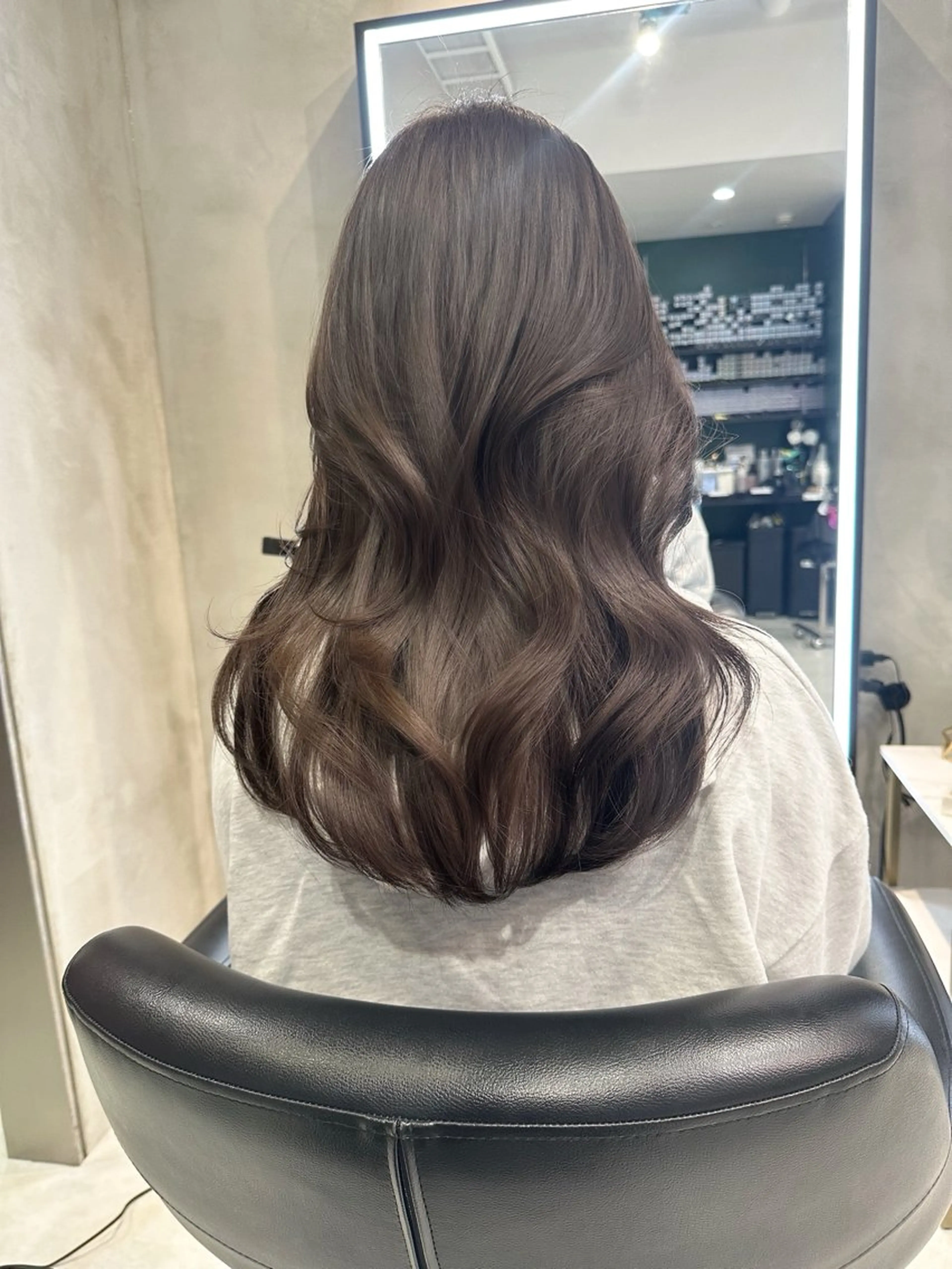 ロング カラー アッシュ アッシュブラウン ブラウンカラー ヘアカラー Airi 韓国y2k ボブパーマのヘアスタイル