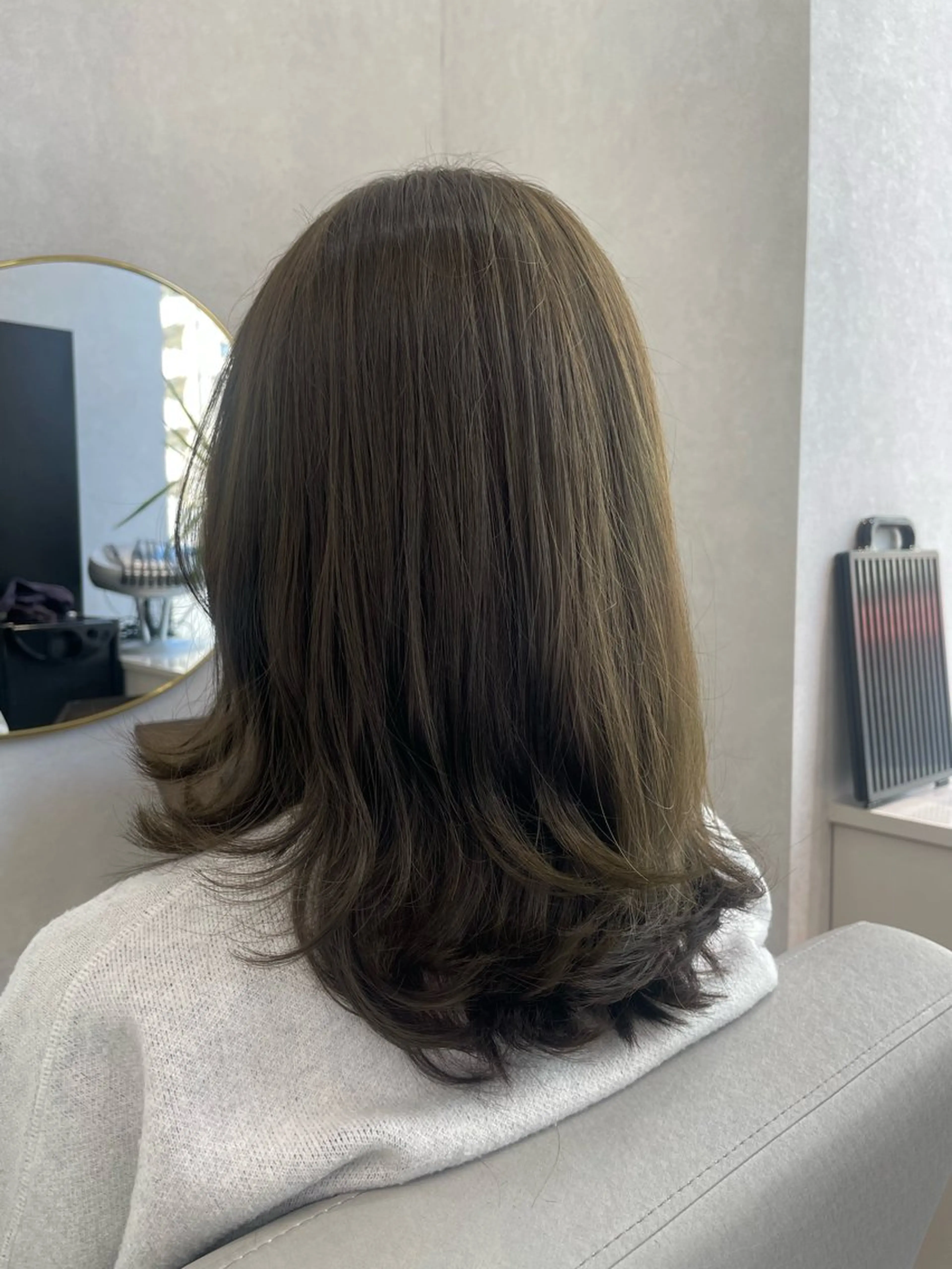 ミディアム カラー グレージュ オリーブグレージュ オリーブグレー ヘアカラー 瀬野 まみのヘアスタイル