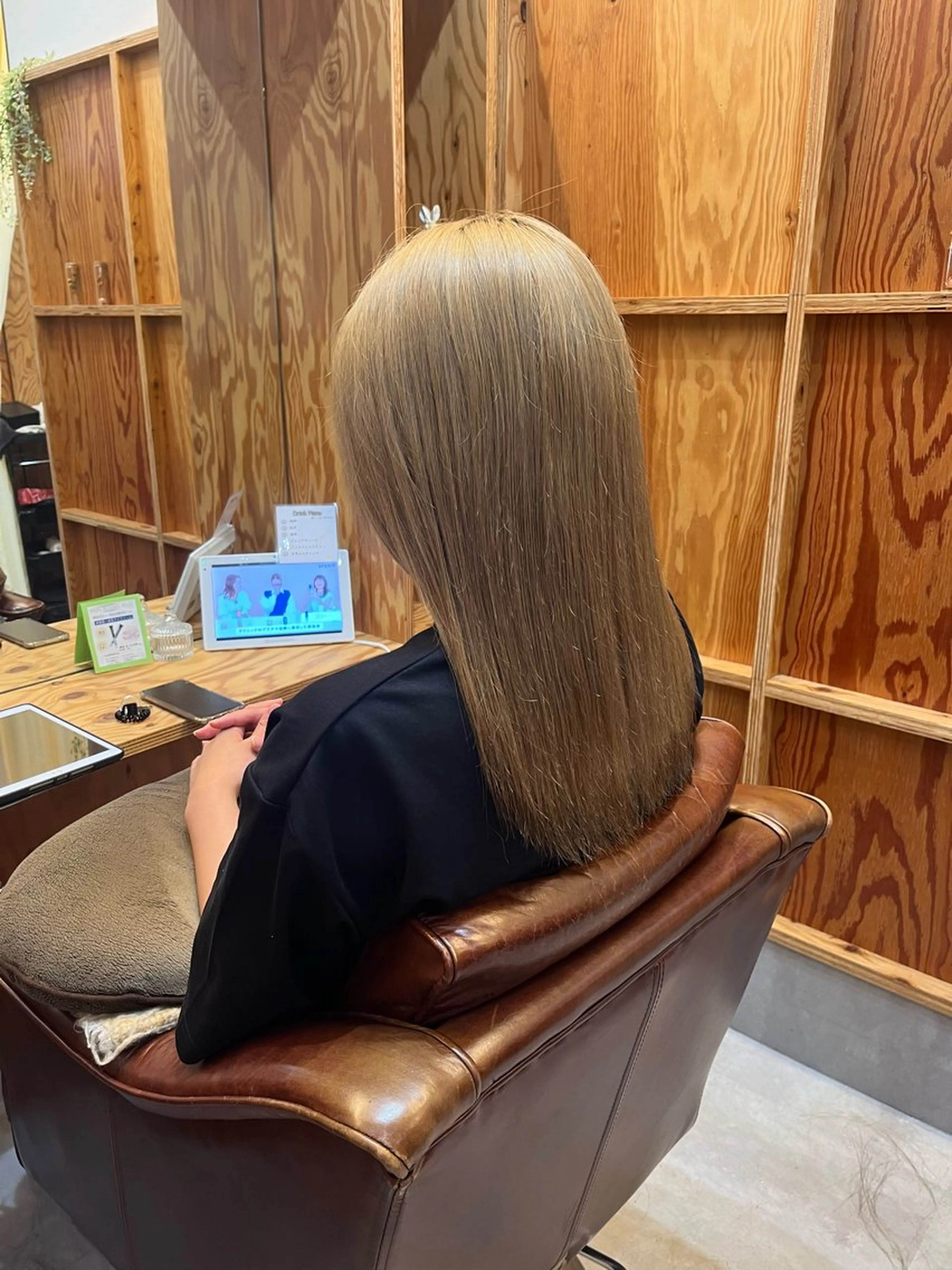 セミロング 星野 美紅のヘアスタイル