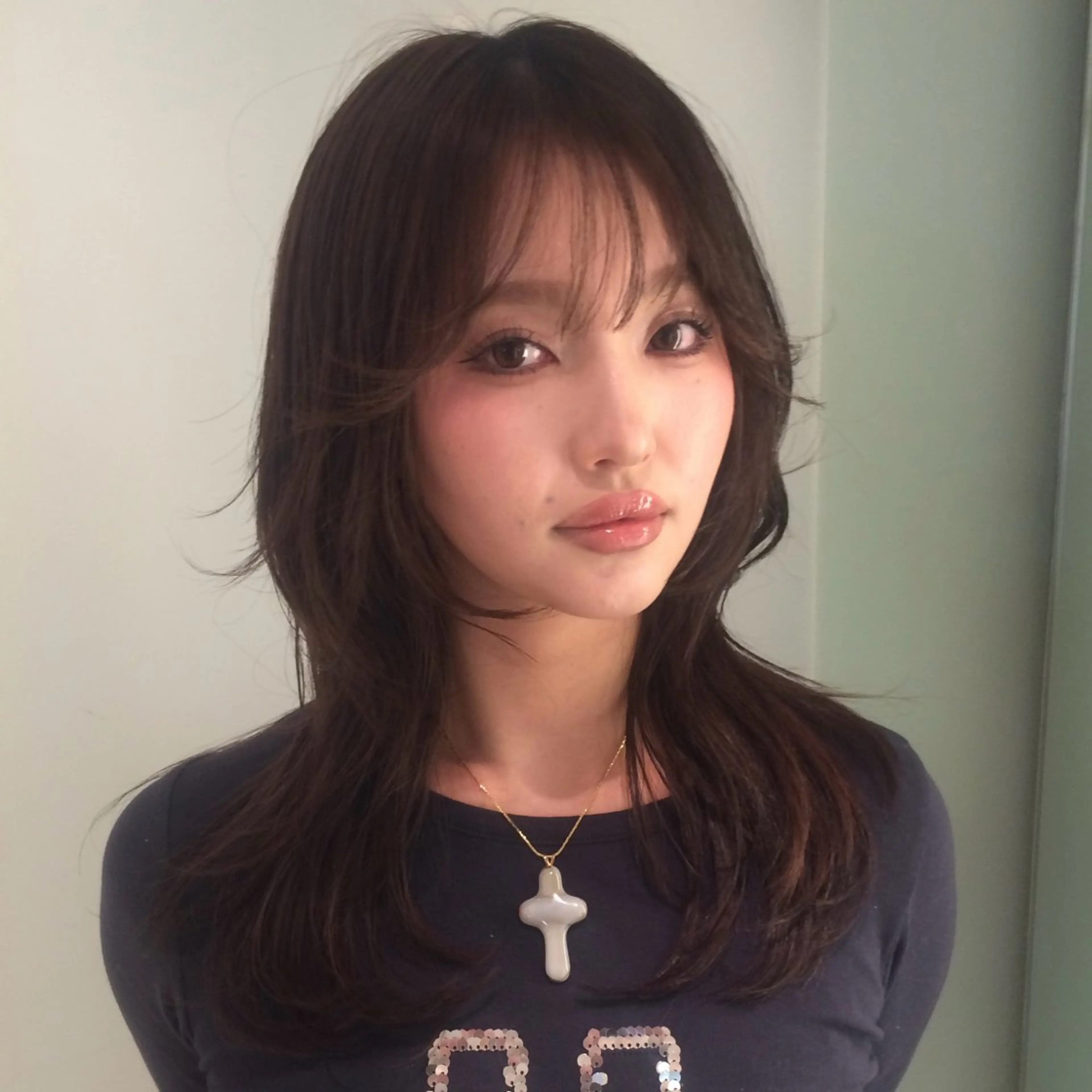 セミロング ハッシュカット カット 栄/レイヤーカット/ ベージュカラー/モモのヘアスタイル