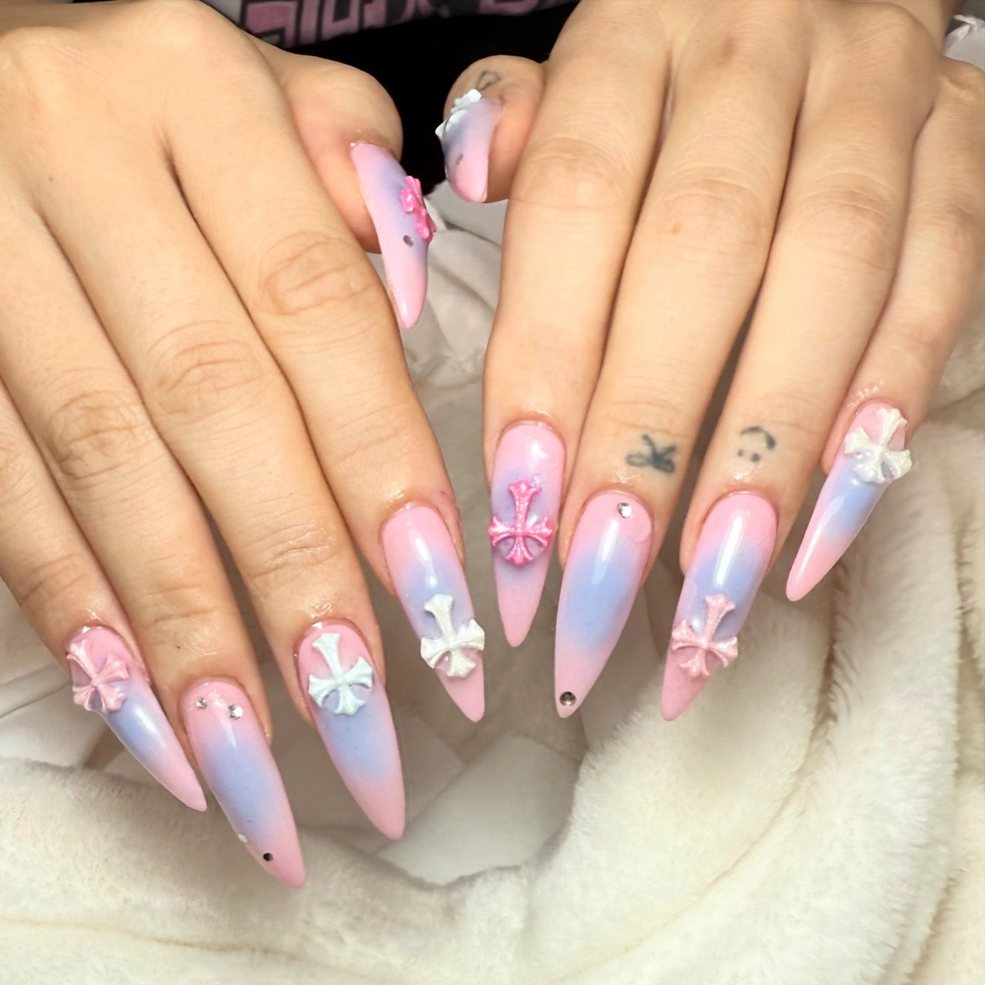 ネイル ハンドネイル Arva Manaのネイルデザイン