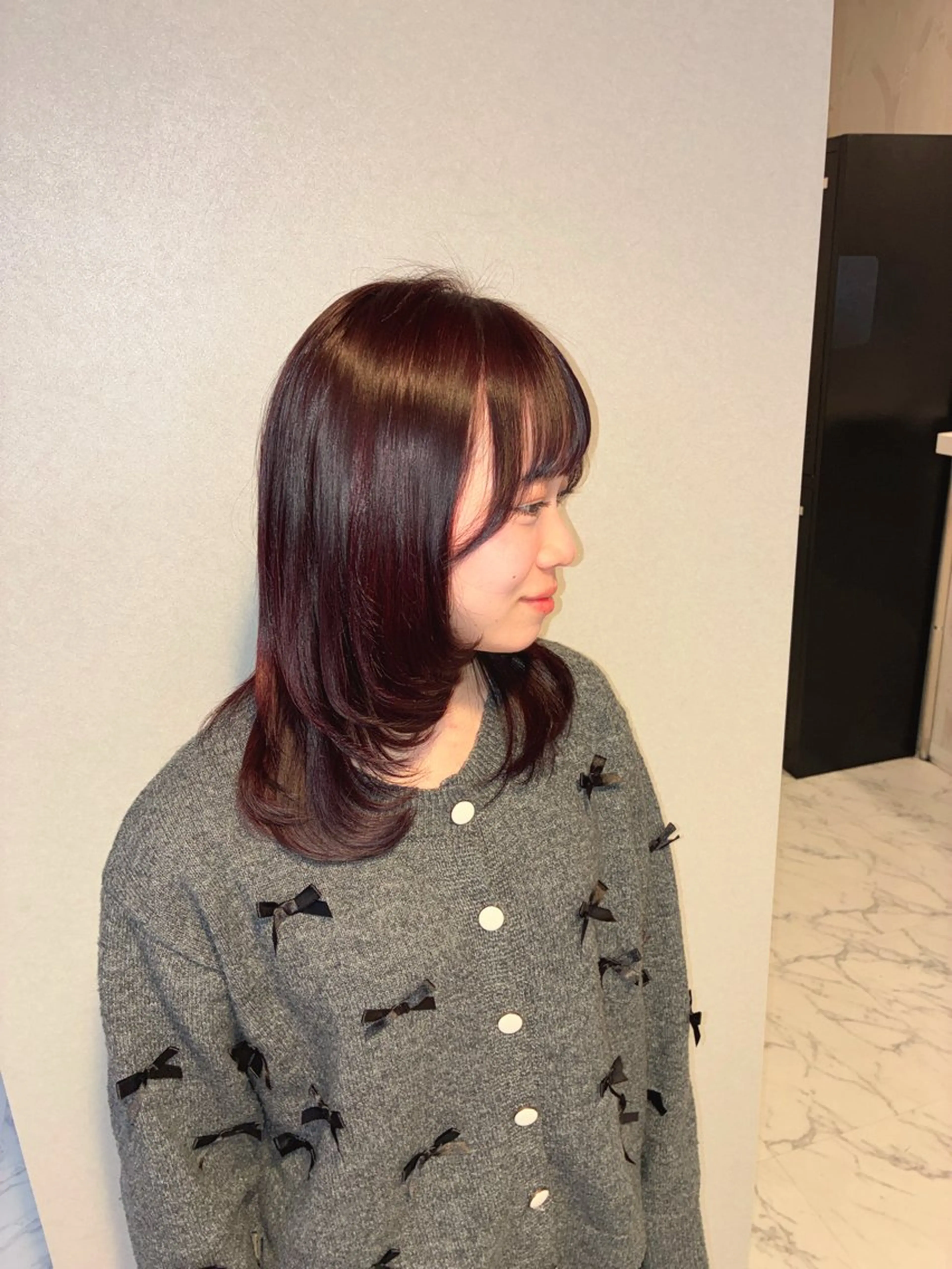 カラー 透明感カラー ハナダ メイのヘアスタイル