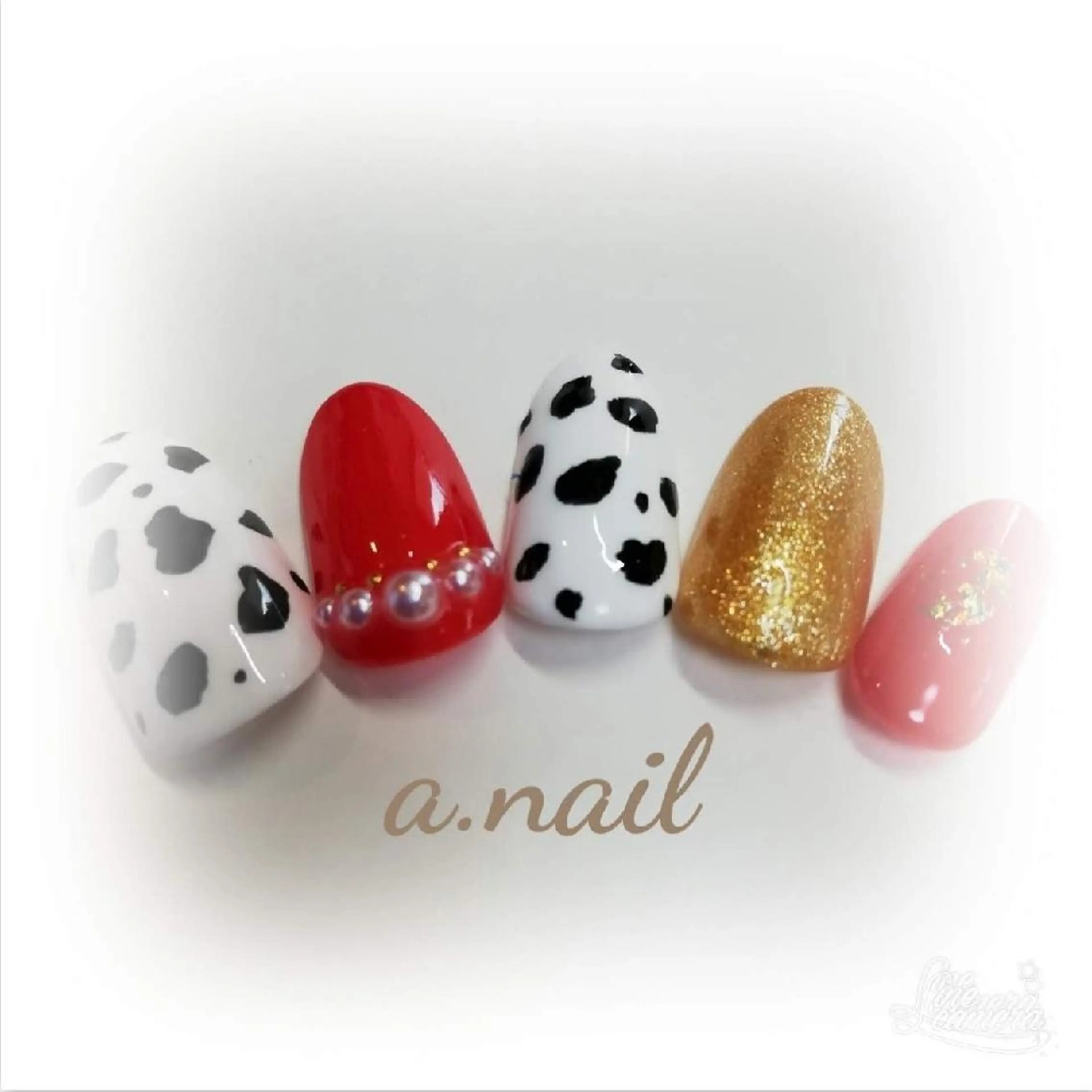 ネイル ストーンネイル ネイルサロン エーネイルのネイルデザイン