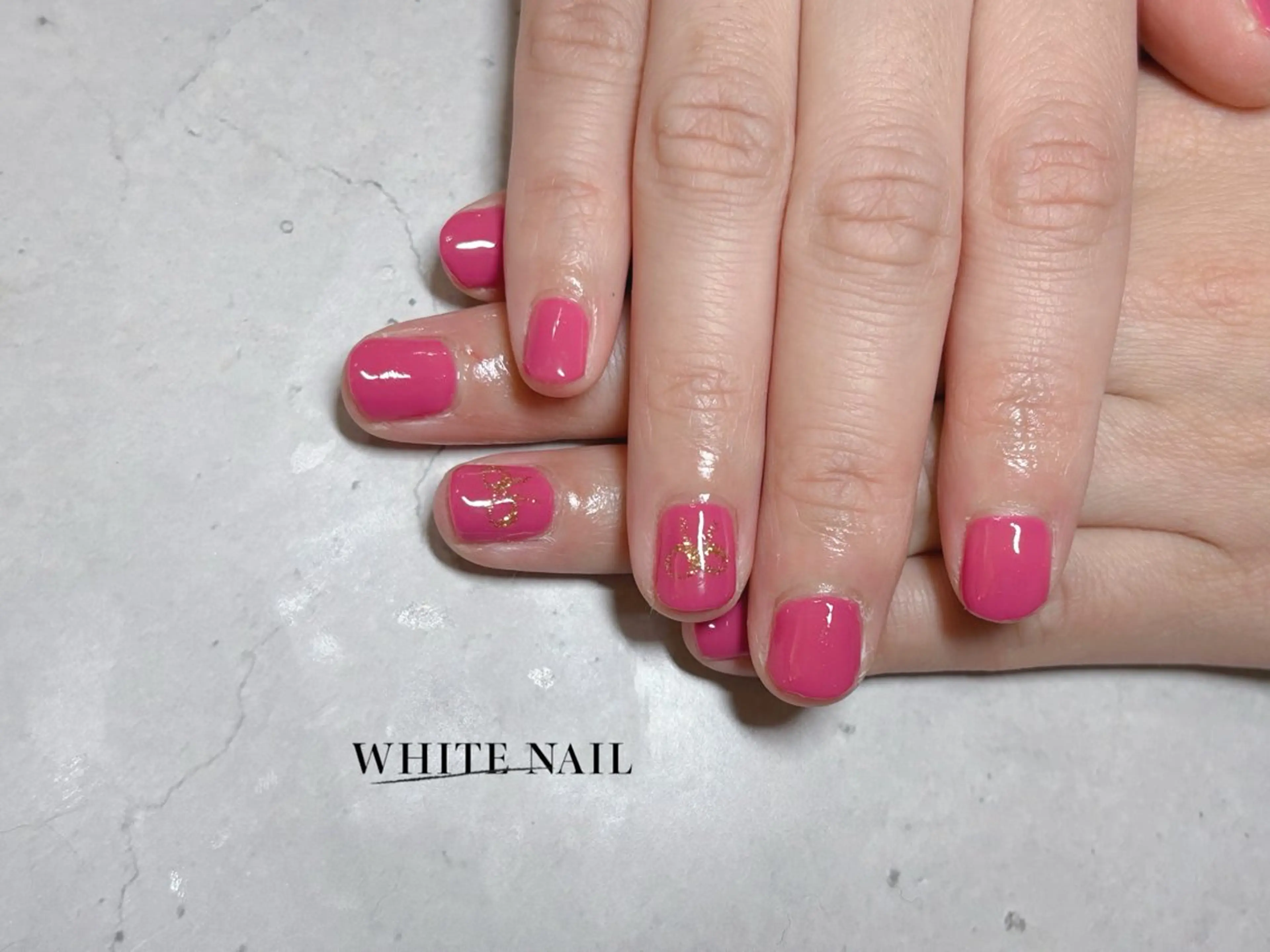 ネイル シンプルネイル ハンドネイル WHITE NAIL ホワイトネイルのネイルデザイン