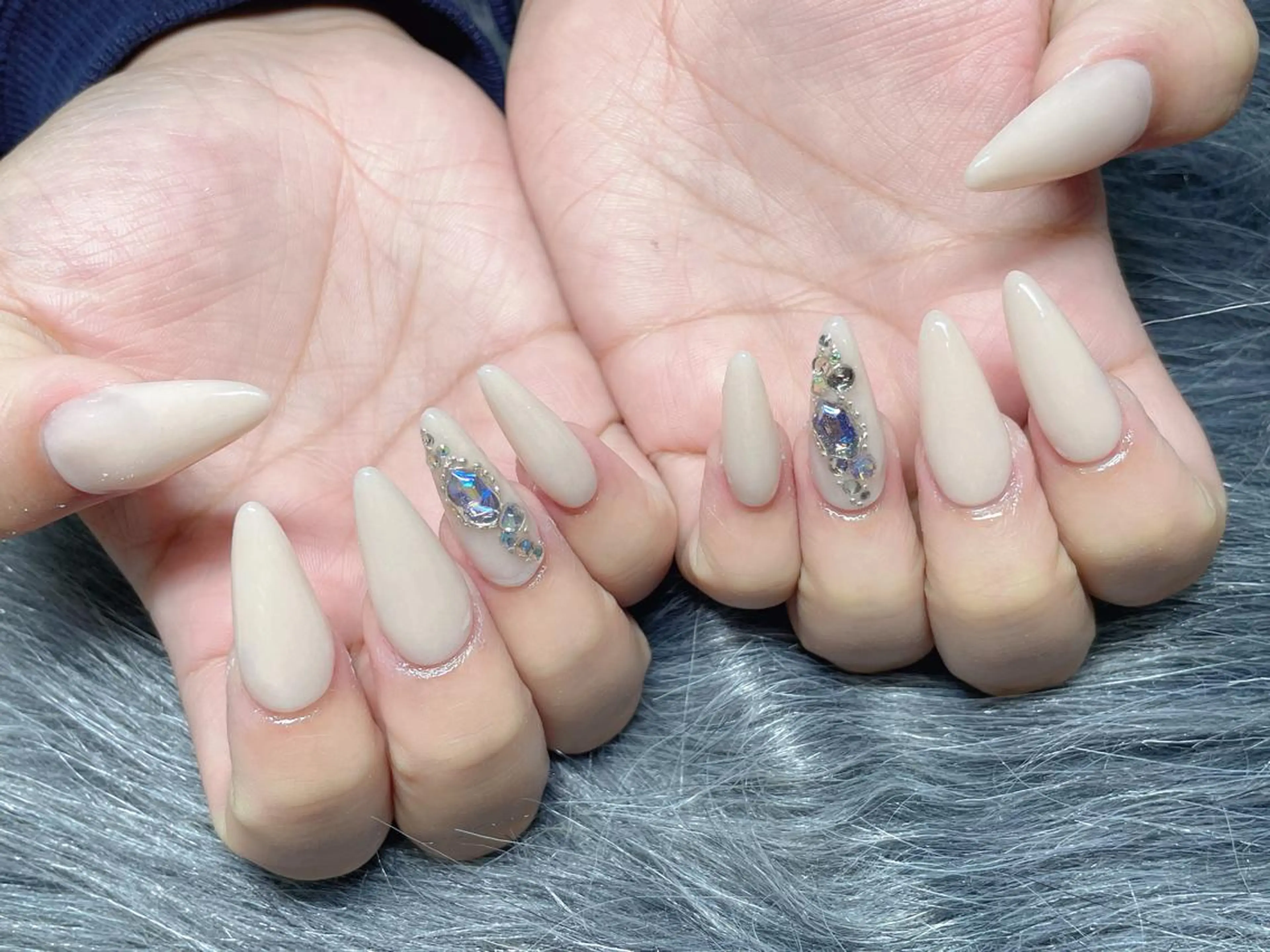 ミディアム ネイル ハンドネイル 《LB》ラブリエ Nail&eyeのマツエク・マツパデザイン