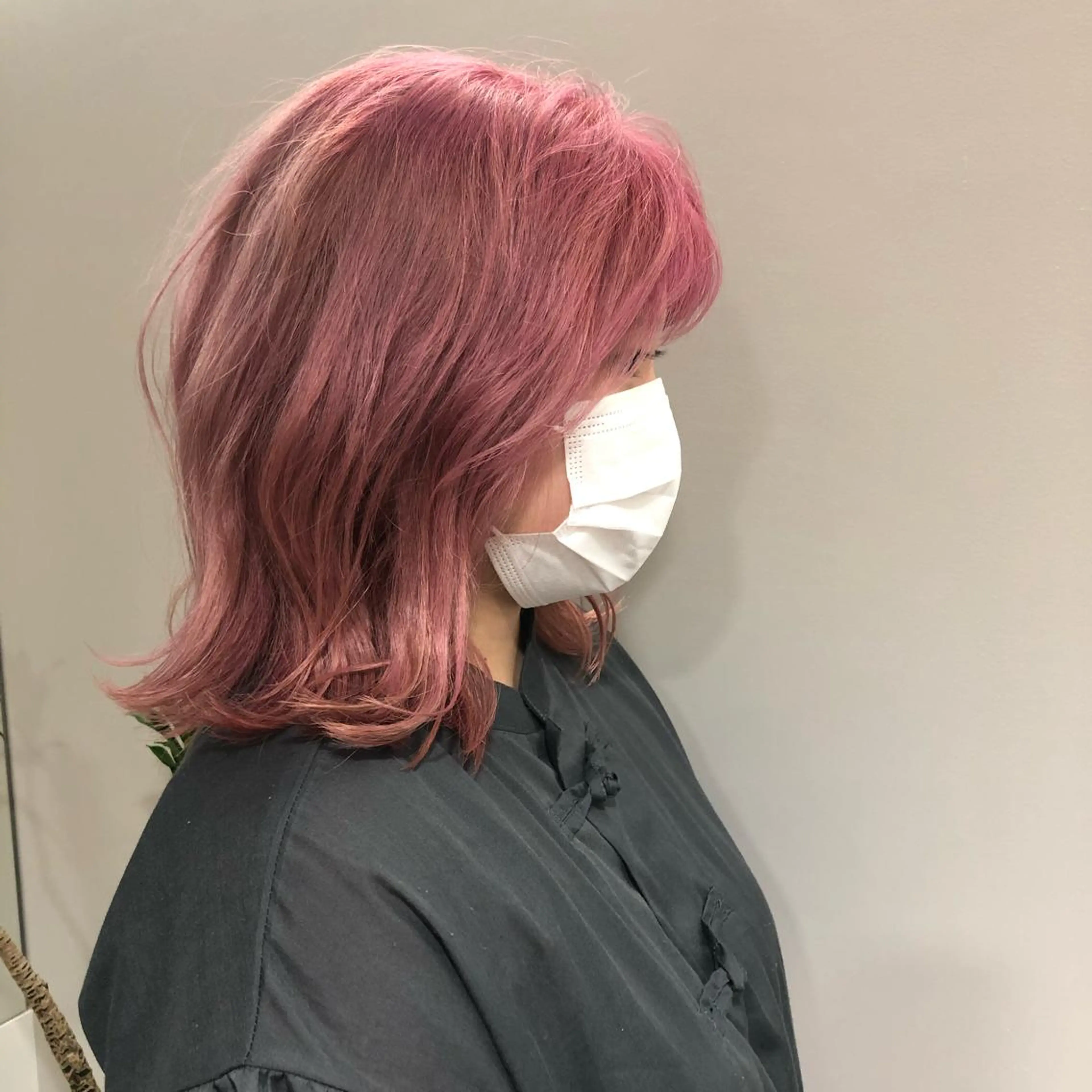 ミディアム 白土 さくらのヘアスタイル