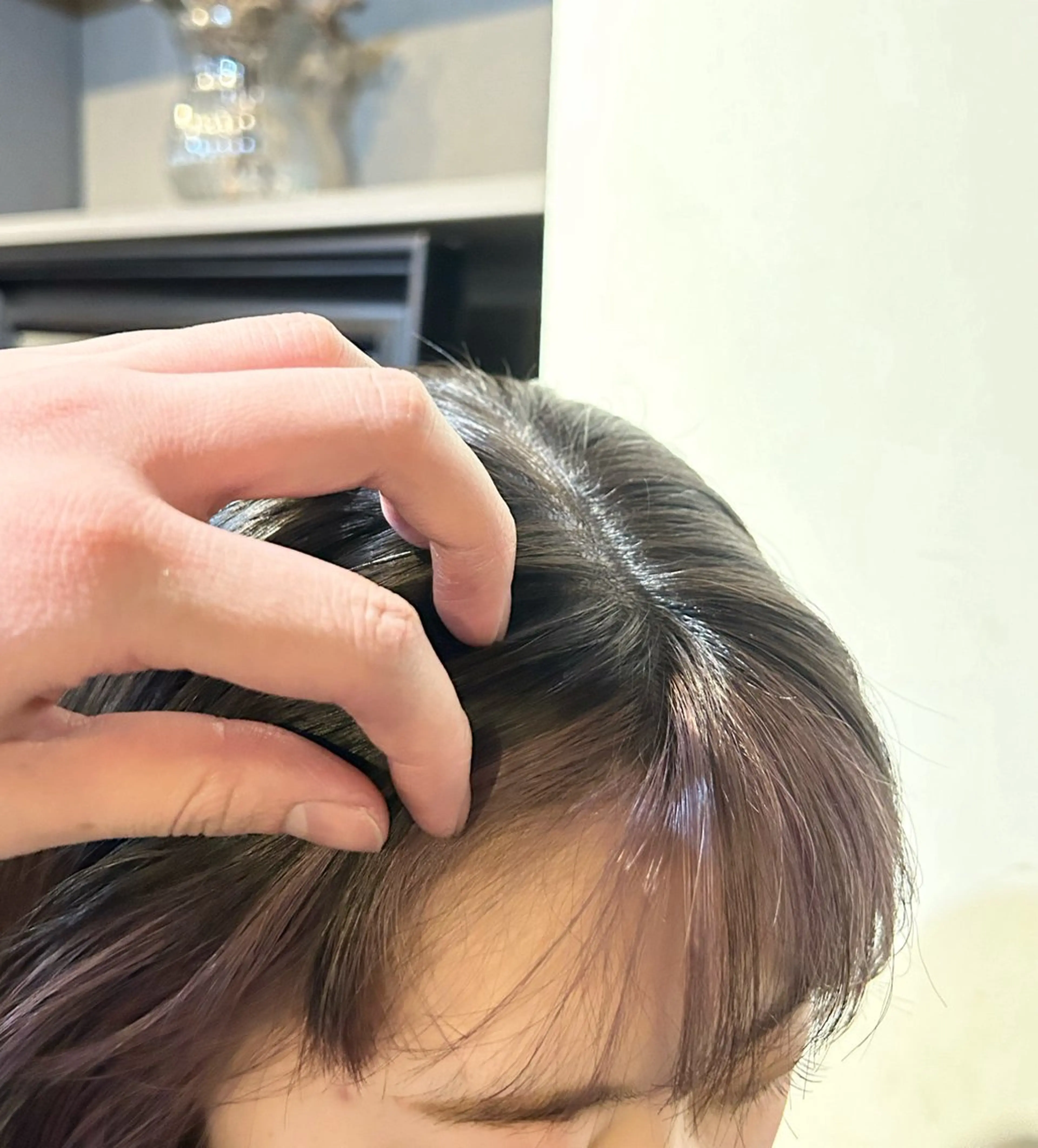 ミディアム パープルカラー 樋富 優香のヘアスタイル