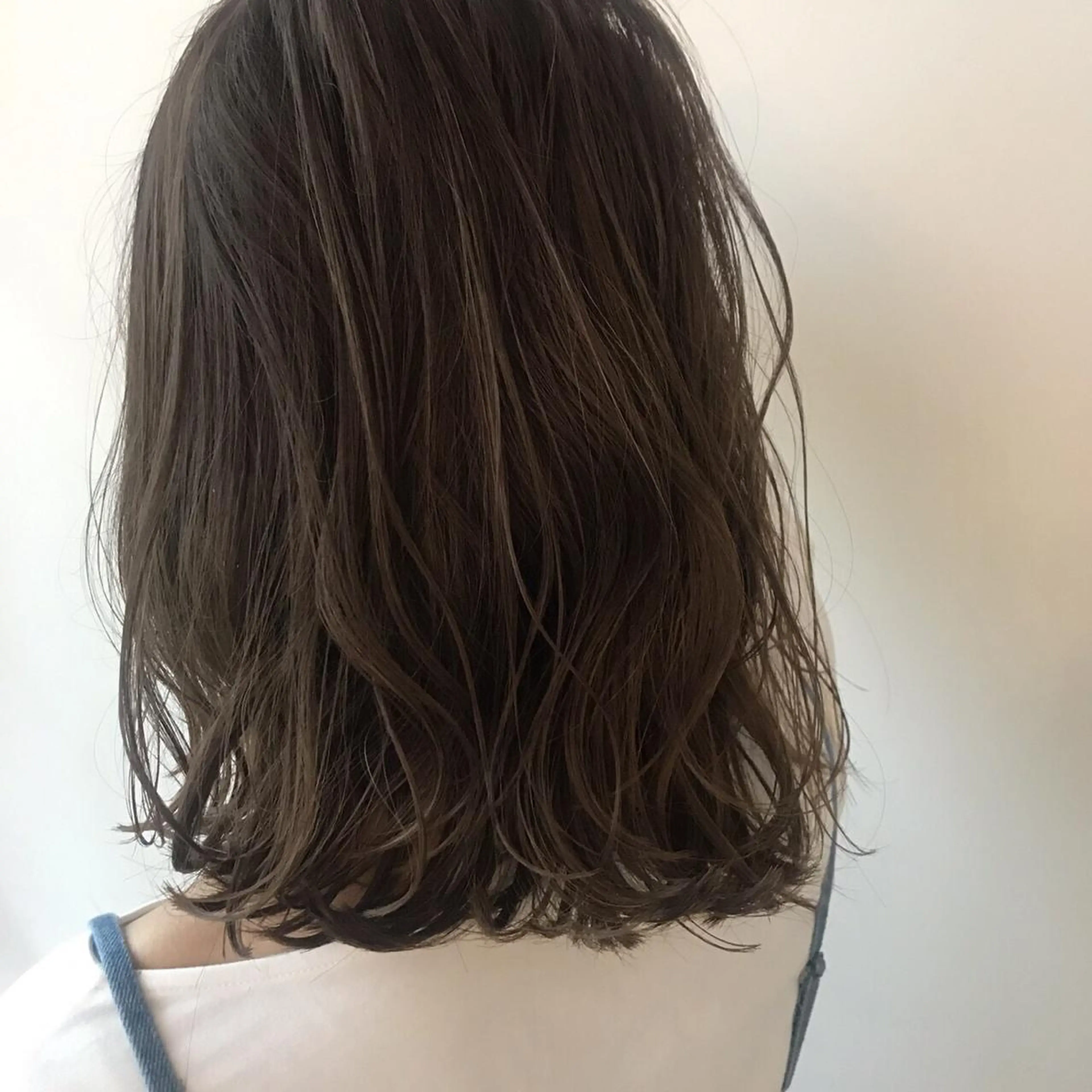 セミロング カラー 透明感カラー ハイライトカラー ハイライト 🌿椿 夢来🌿のヘアスタイル