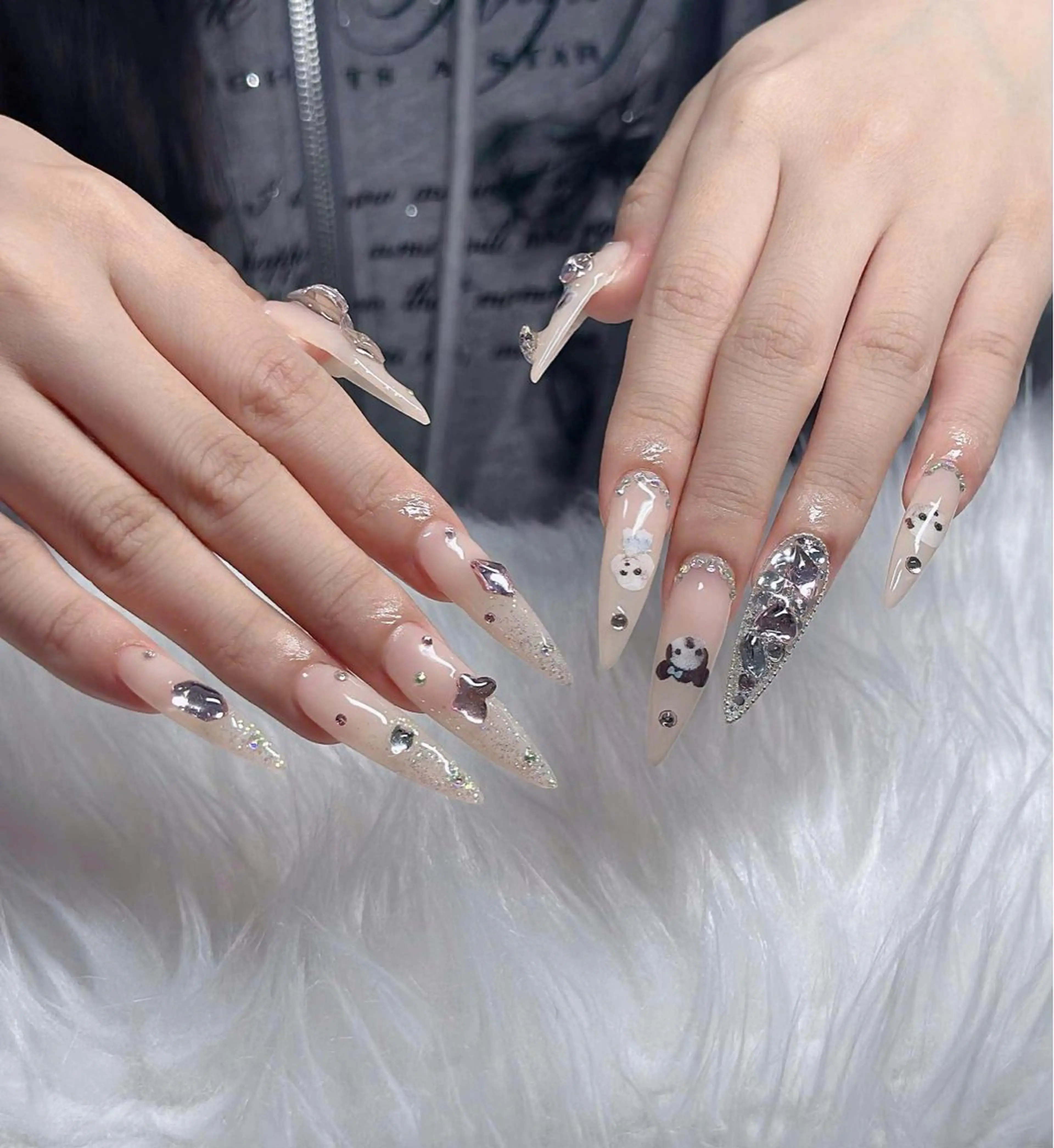 ネイル オーロラネイル フレンチネイル ジェルネイル ハロウィン キラキラネイル ハンドネイル H.baby Nail Salonのネイルデザイン