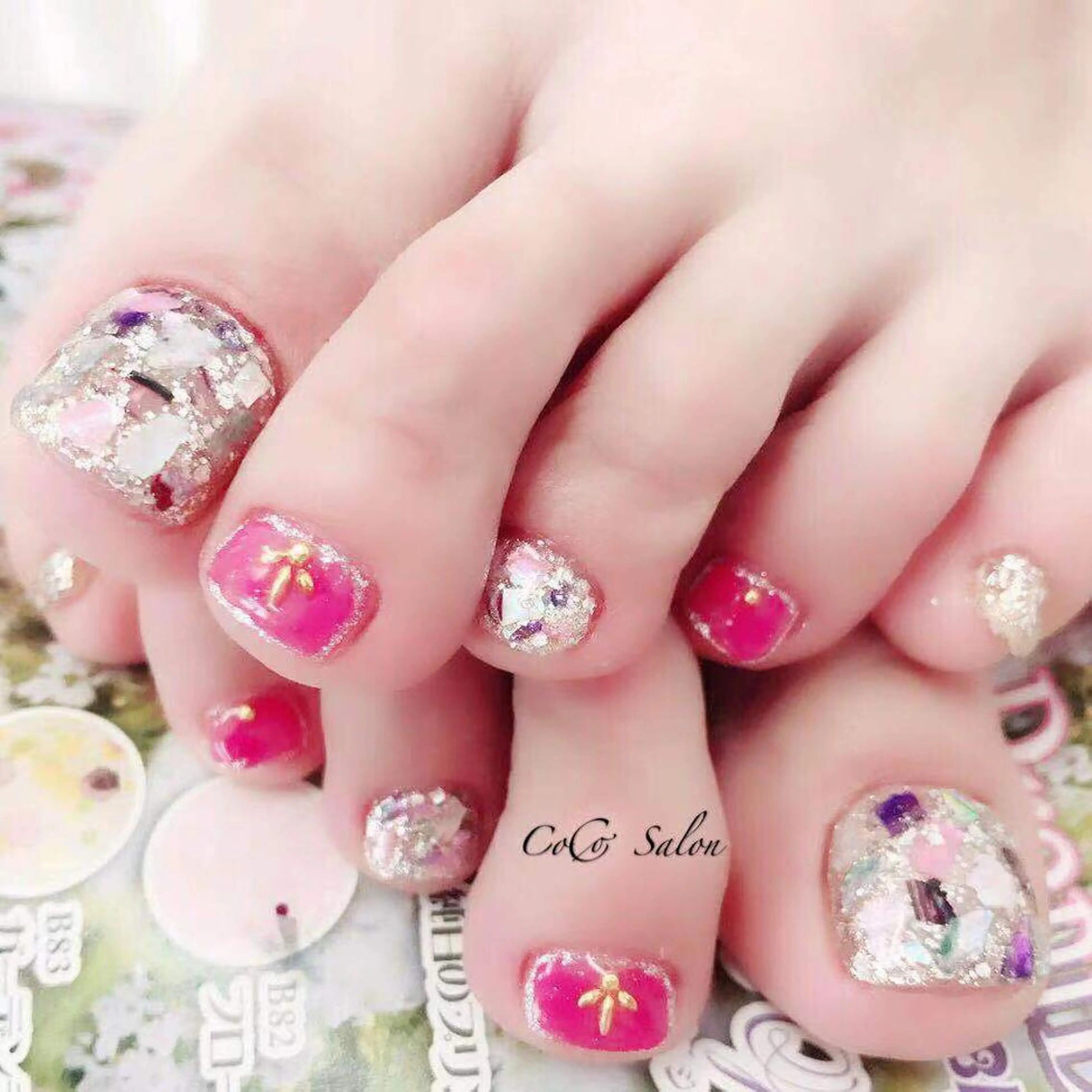 ネイル フットネイル キラキラネイル CoCoSalon ネイル/まつ毛予約のネイルデザイン