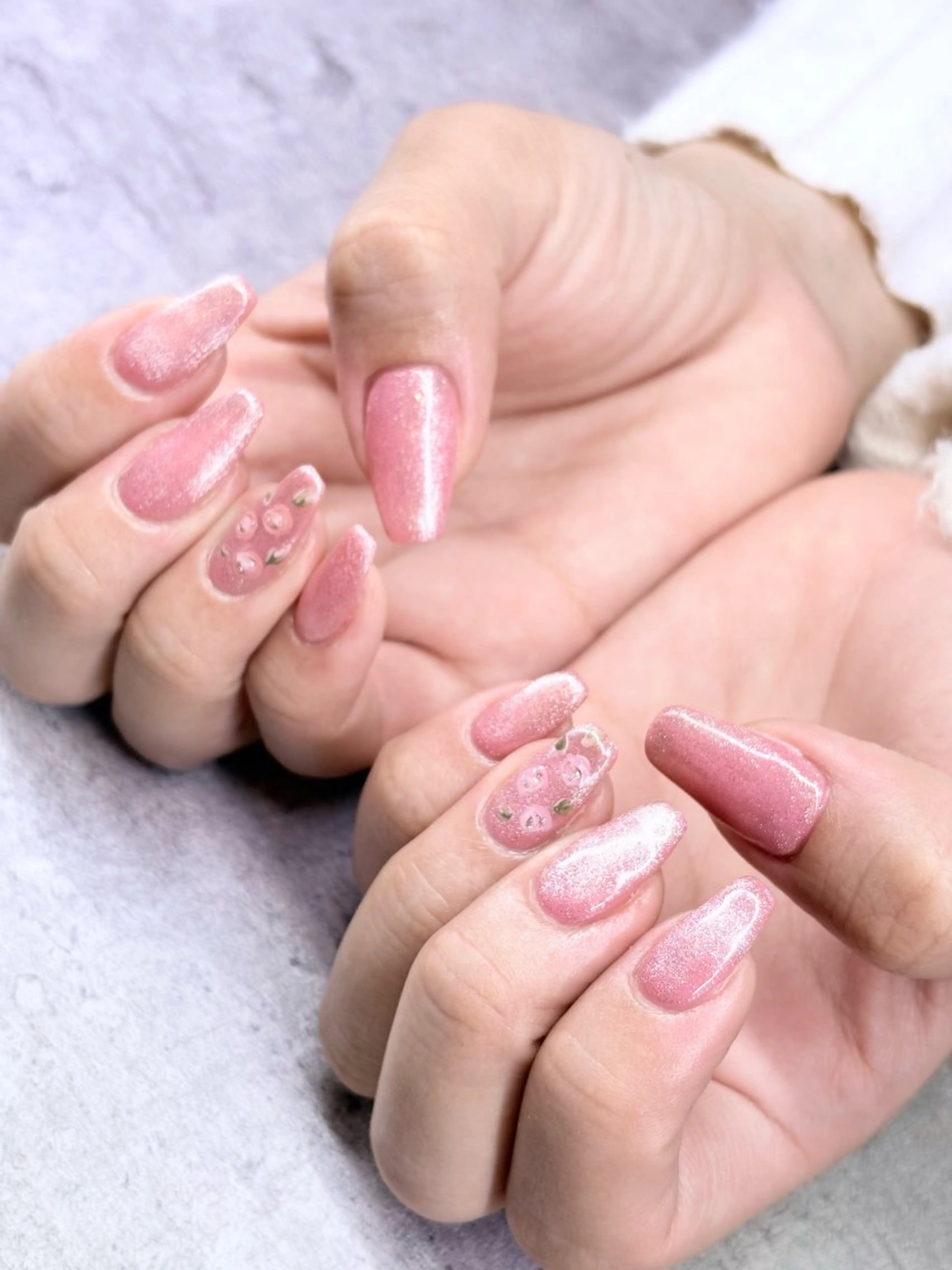 ネイル ハンドネイル Roger 舞のネイルデザイン