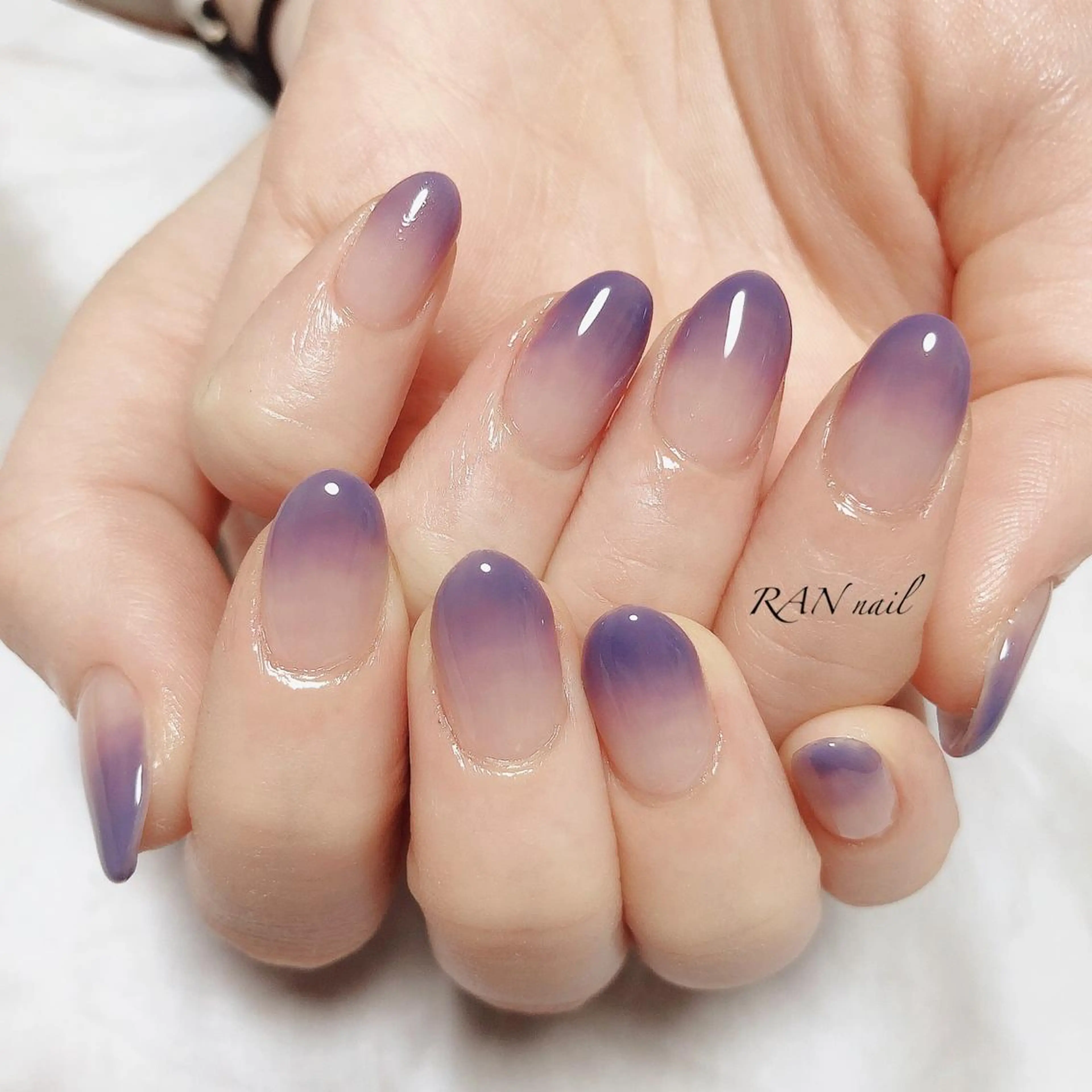 ネイル フットネイル グラデーション オフィスネイル シンプルネイル 夏ネイル ハンドネイル フットネイル RAN nailのネイルデザイン