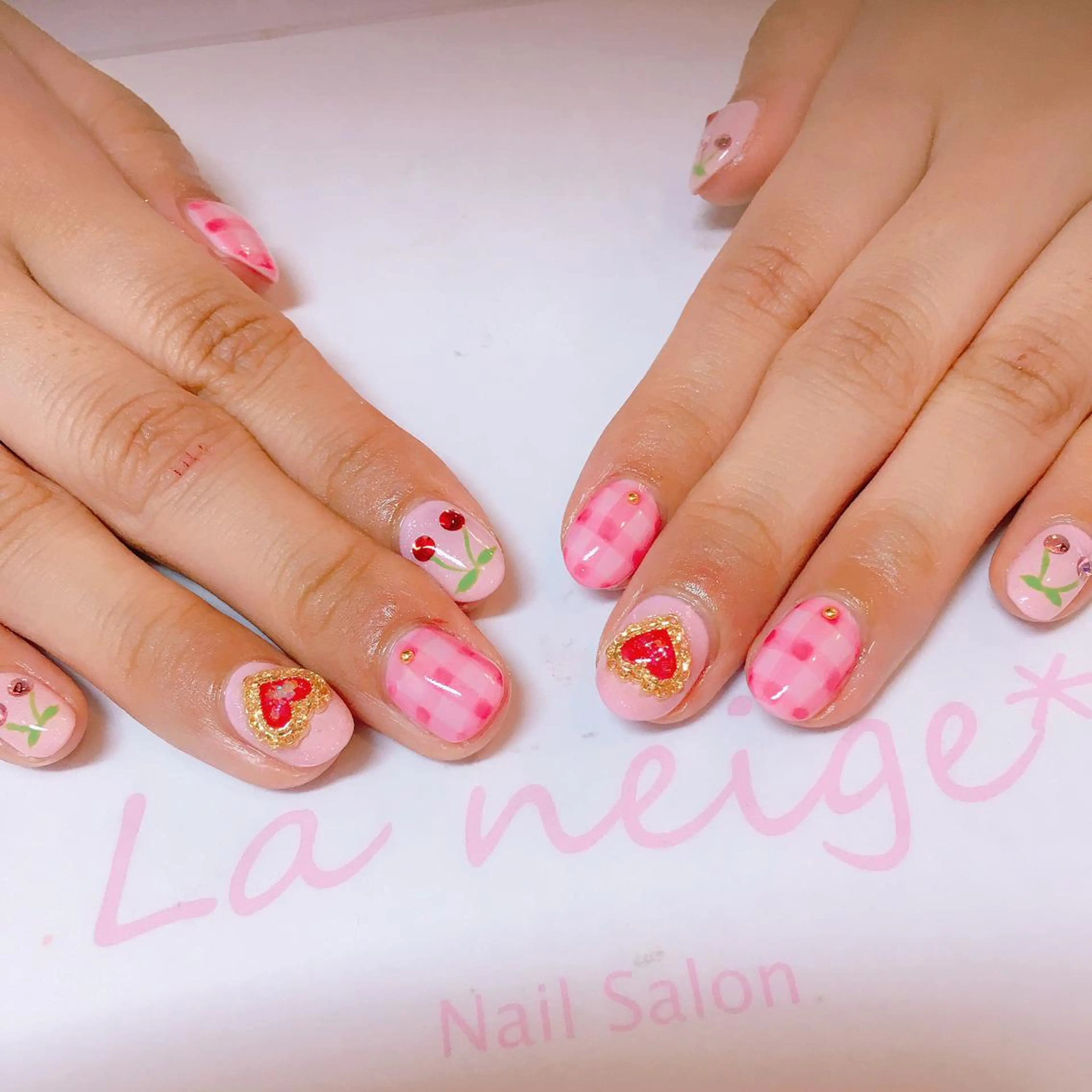 ネイル ハート La neige* yuki 🐩🌙のネイルデザイン