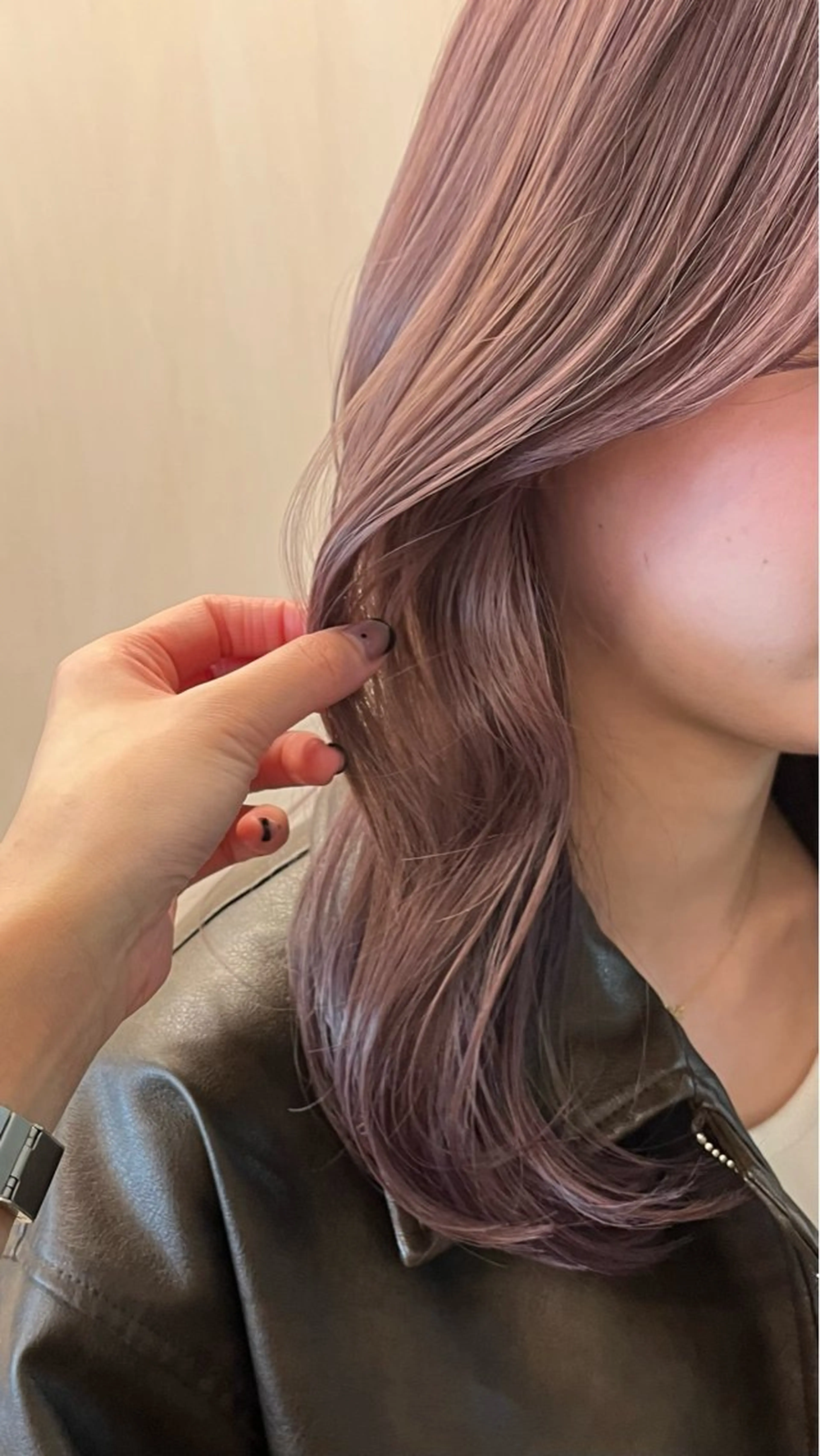 カラー グレージュ ラベンダーカラー ラベンダーグレージュ ラベンダーグレー ヘアカラー Naotsuka Yui  🌺のヘアスタイル