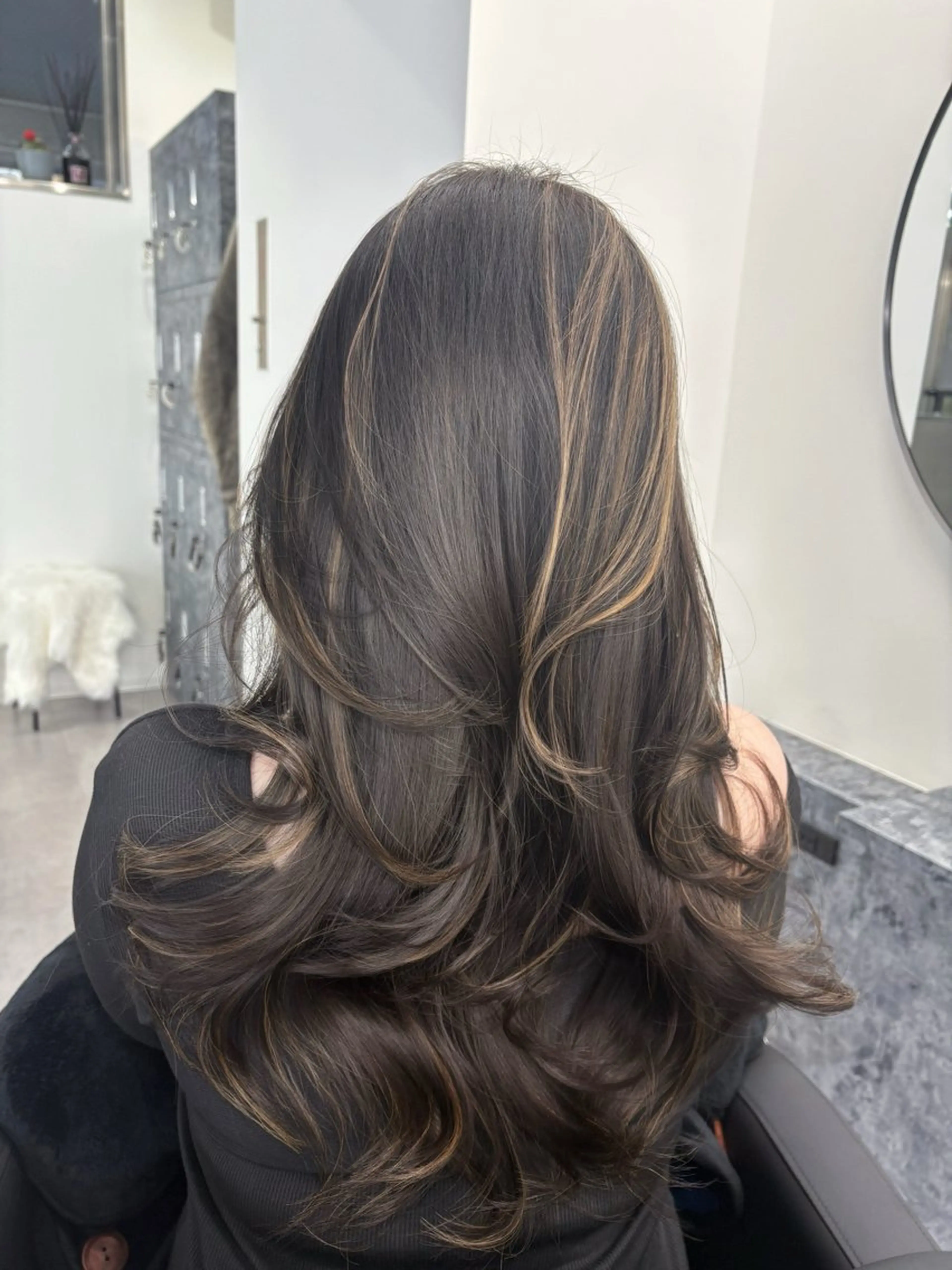 ロング カラー ハイライトカラー ハイライト ゆうあ/難波/ 艶髪カラー/韓国風のヘアスタイル