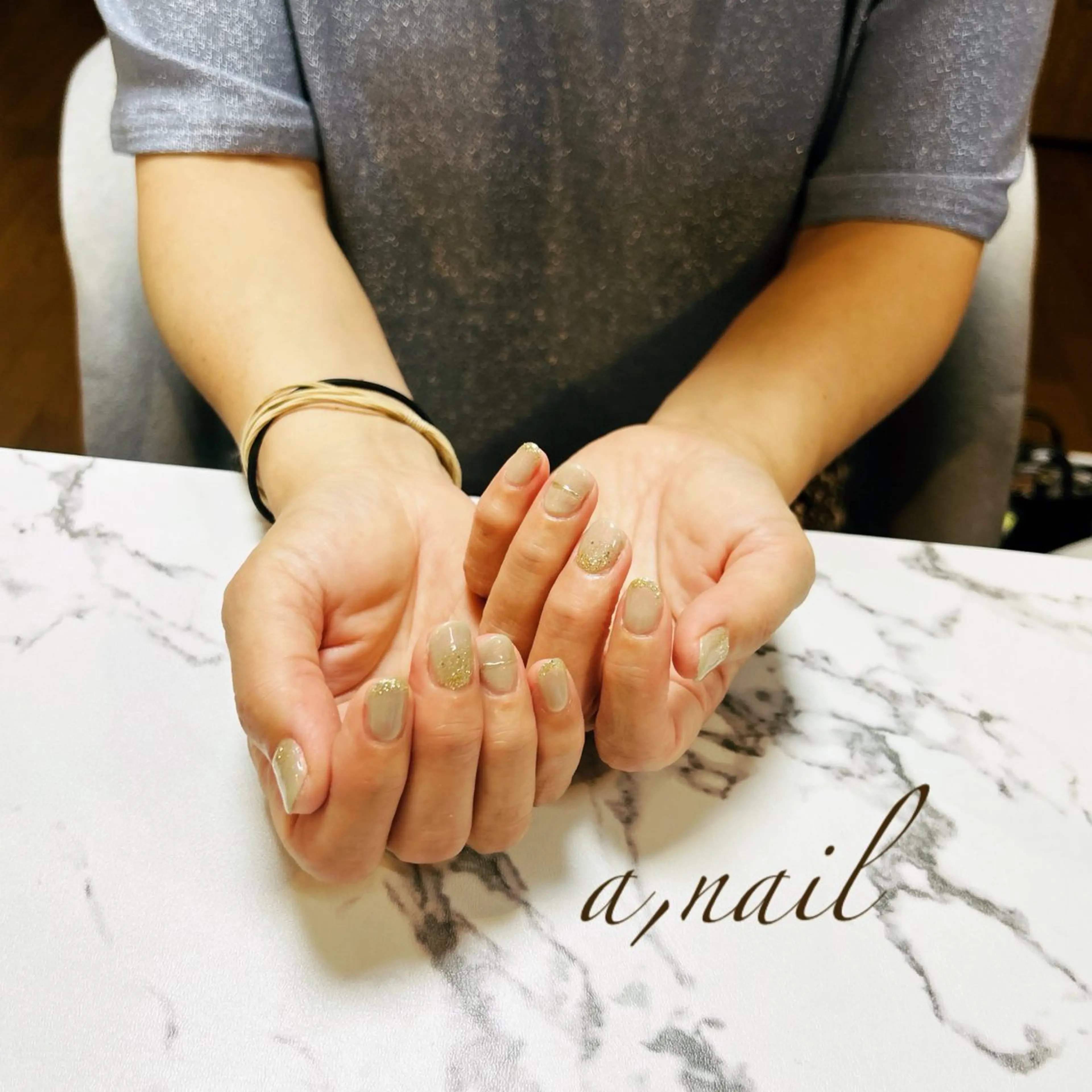 ネイル フレンチネイル グラデーション キラキラネイル ラメ(グリッター) ラメグラデーション ハンドネイル ネイルサロン エーネイルのネイルデザイン