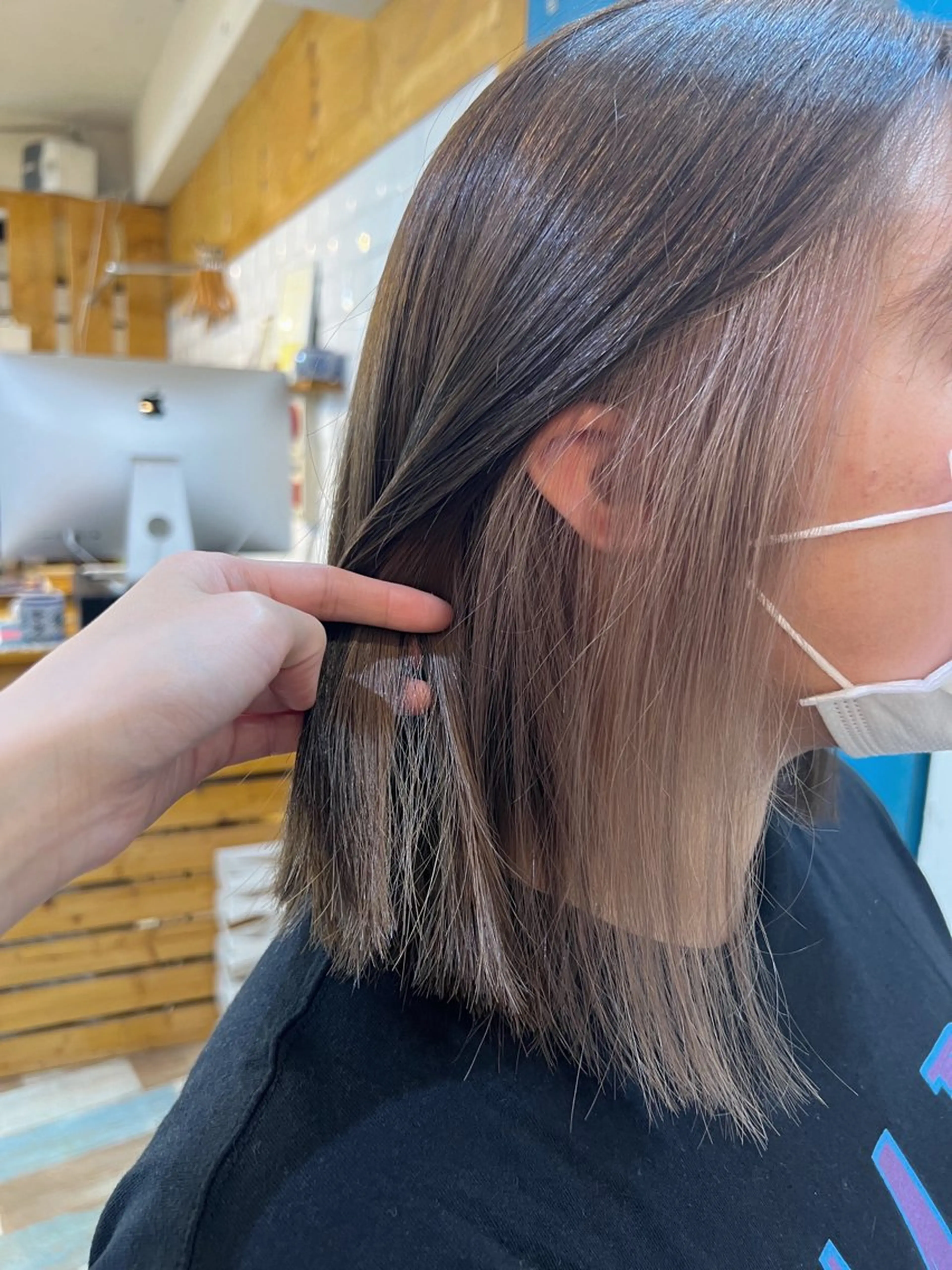 ショート カラー ベージュカラー ブリーチ イヤリングカラー ホワイトベージュ ヘアカラー トリートメント KANA/ボブ/ インナーカラー/艶髪のヘアスタイル