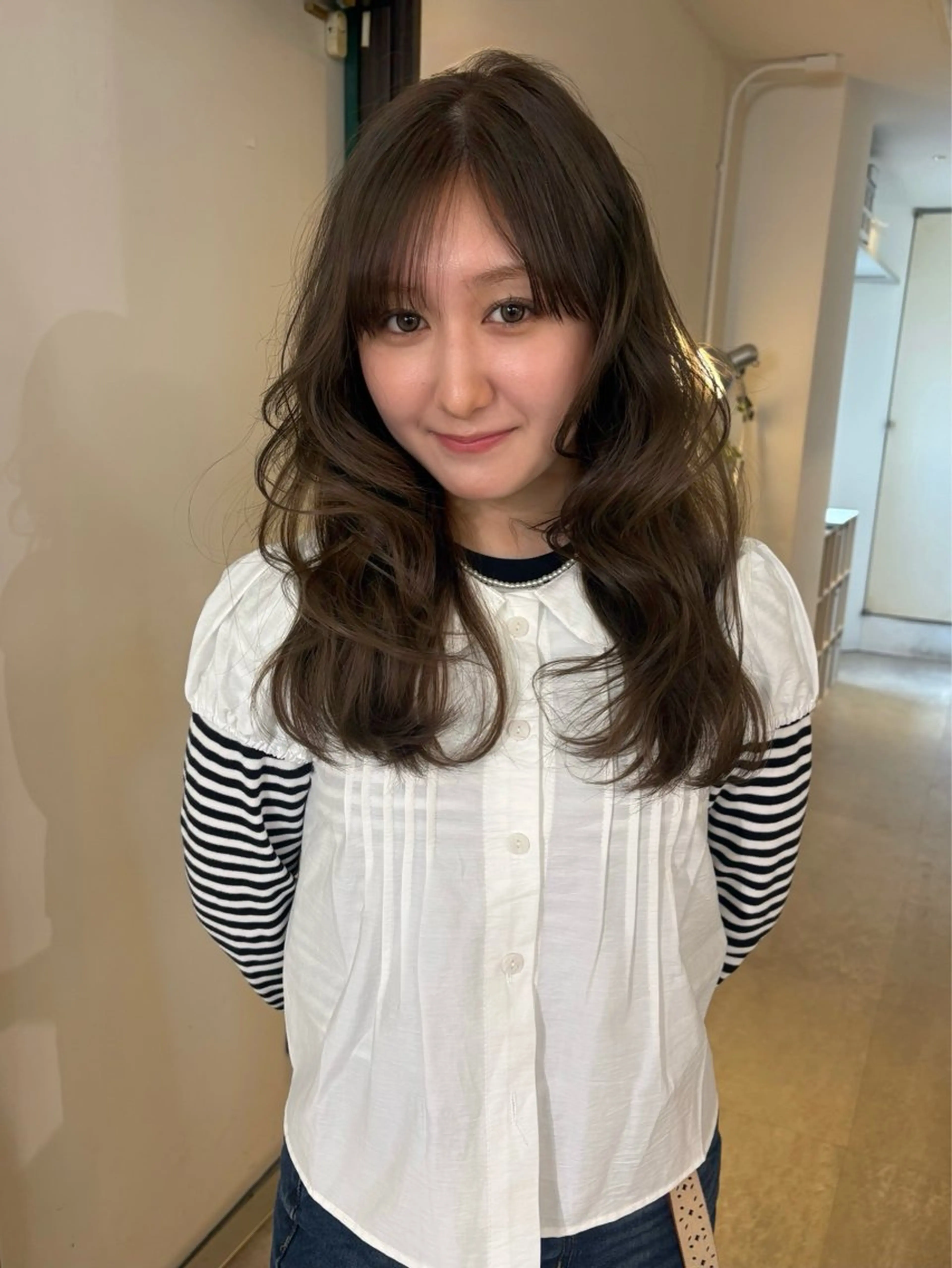 ミディアム カラー ブリーチ ブラウンカラー ブリーチなしカラー オリーブブラウン ヘアカラー ユナ ボブカット /ベージュのヘアスタイル