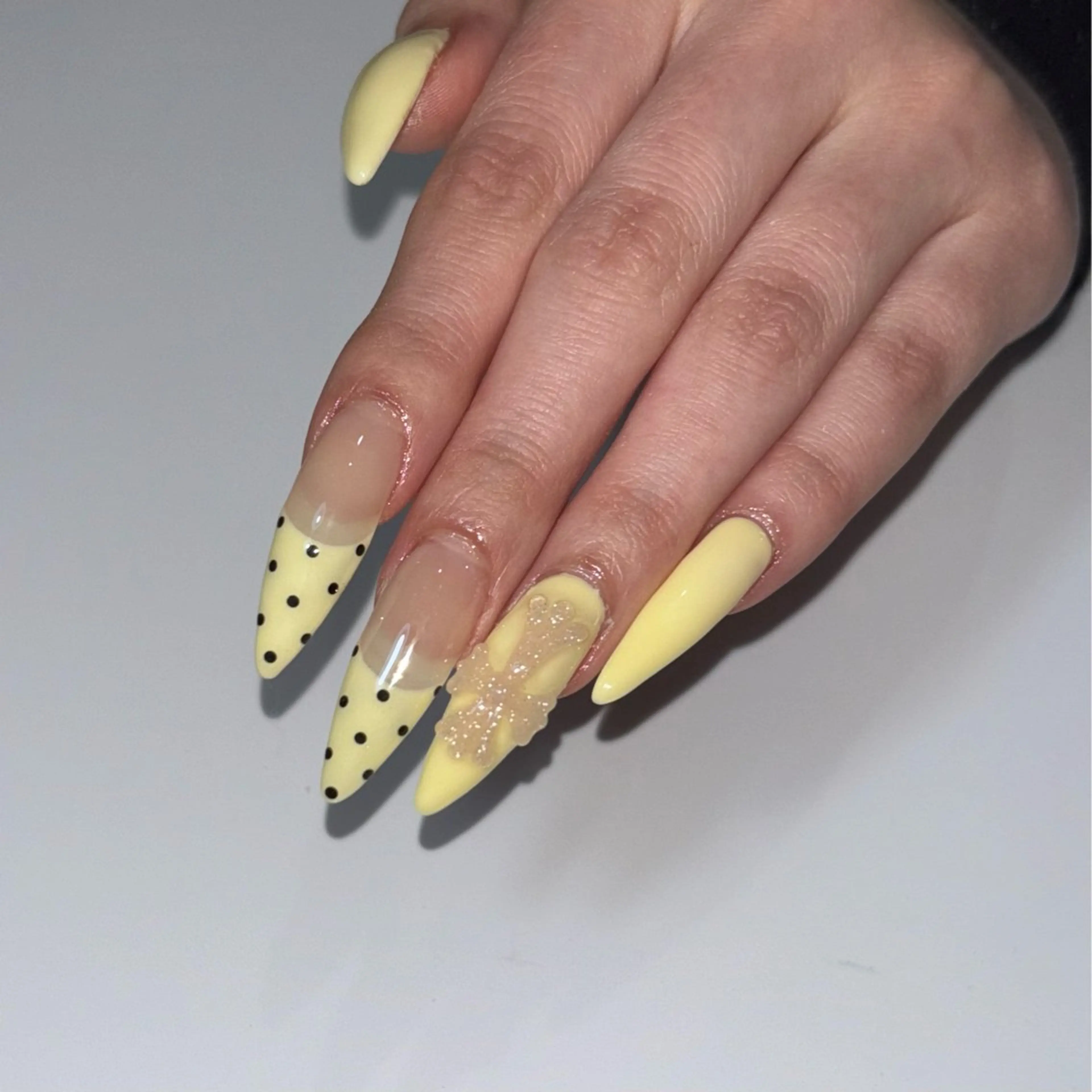 ネイル ワンホンネイル ハンドネイル Yay /y2k・個性派のネイルデザイン