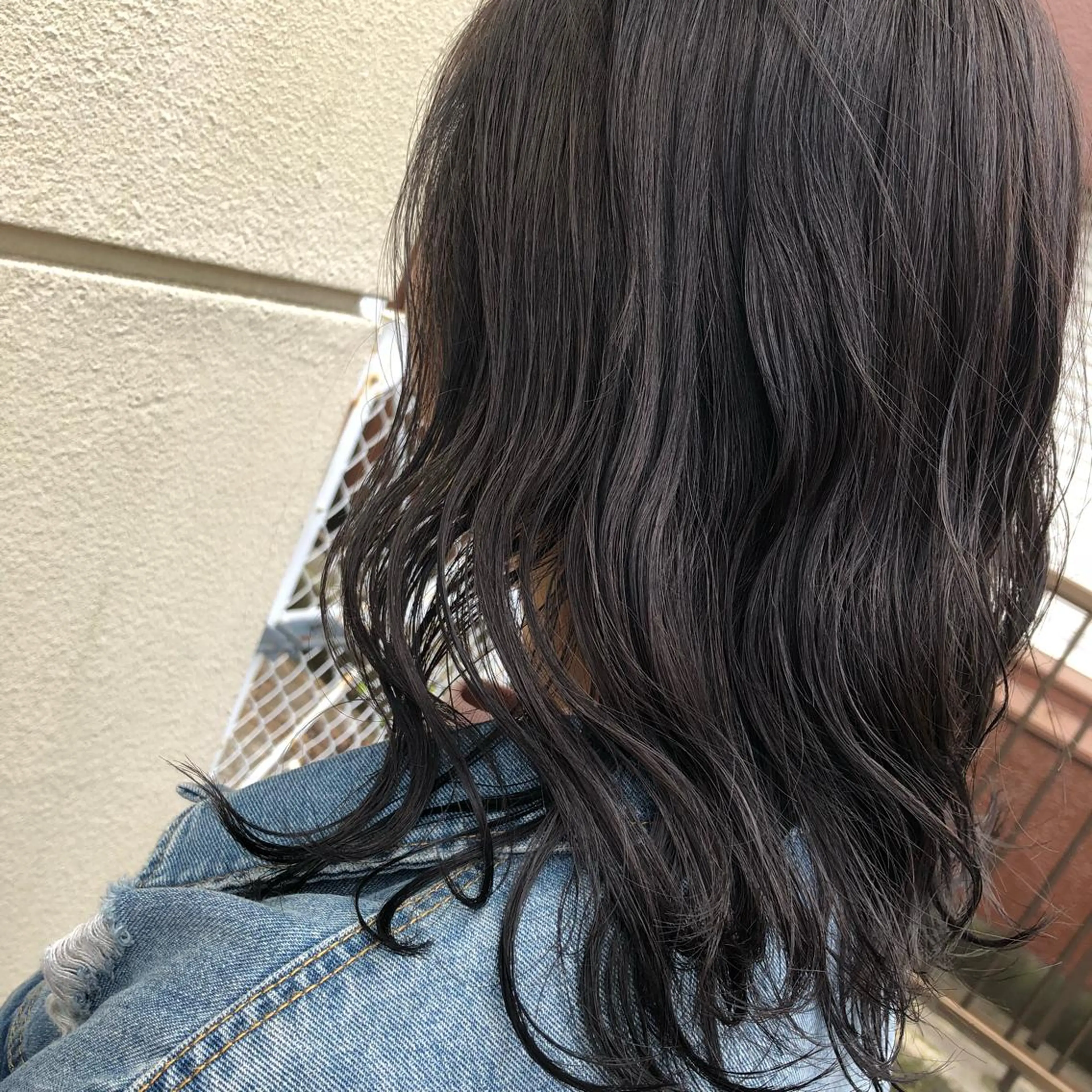 カラー ダークグレー Kaede .のヘアスタイル