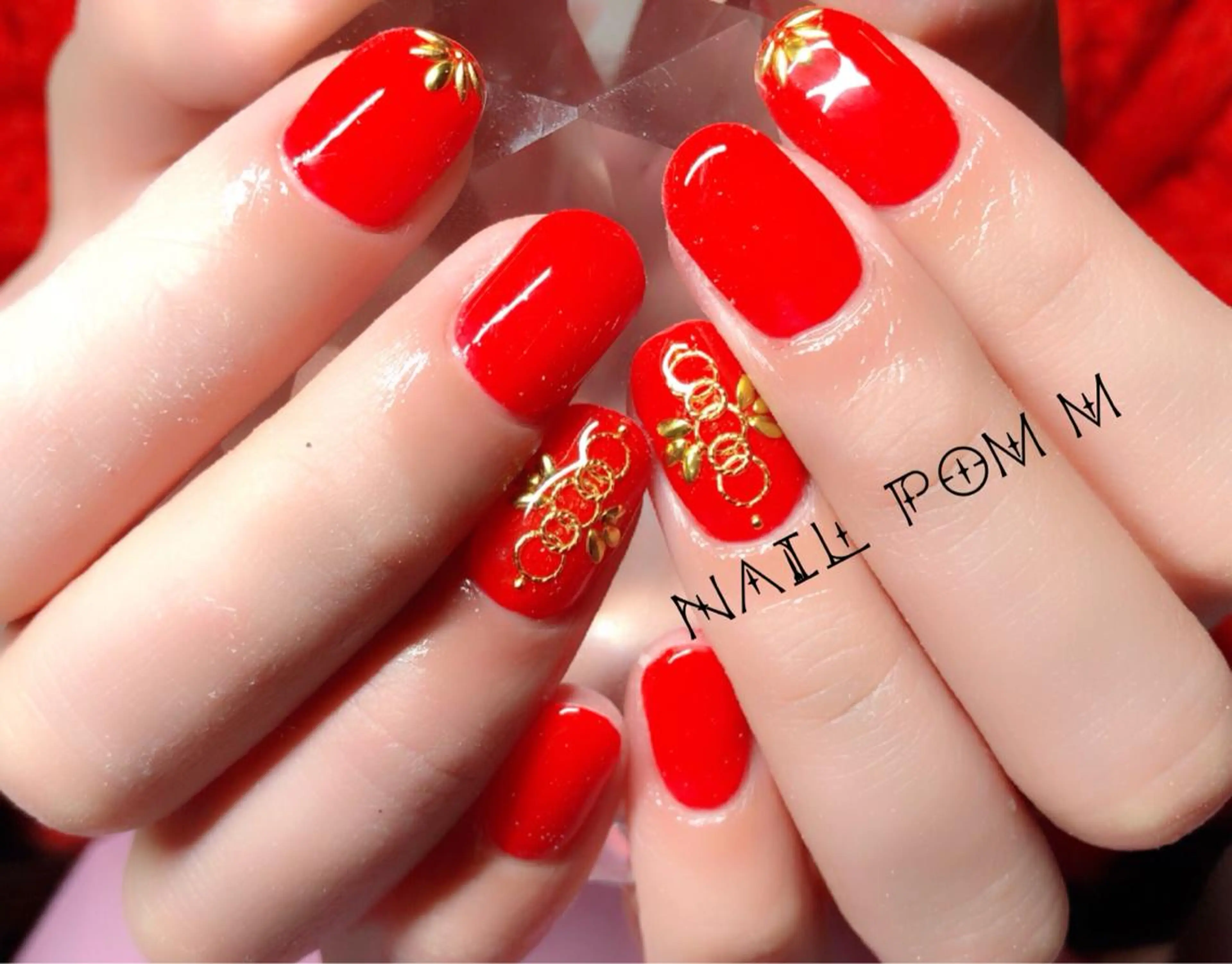 ネイル ゴールド naiL pom.Mのネイルデザイン