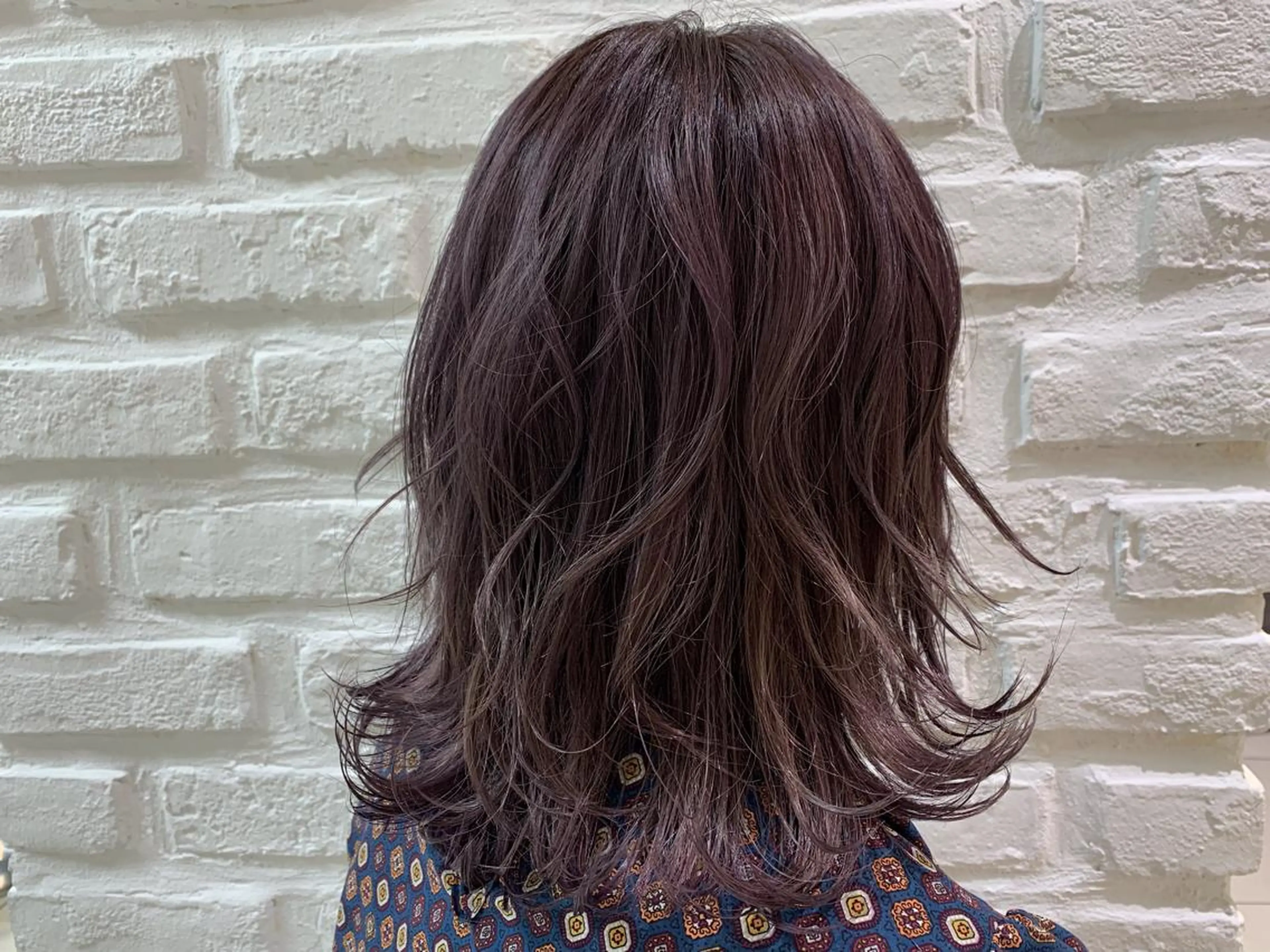 ミディアム カラー アッシュ ブリーチ 透明感カラー イルミナカラー ラベンダーカラー 【暖色カラー特化】 中山由梨のヘアスタイル