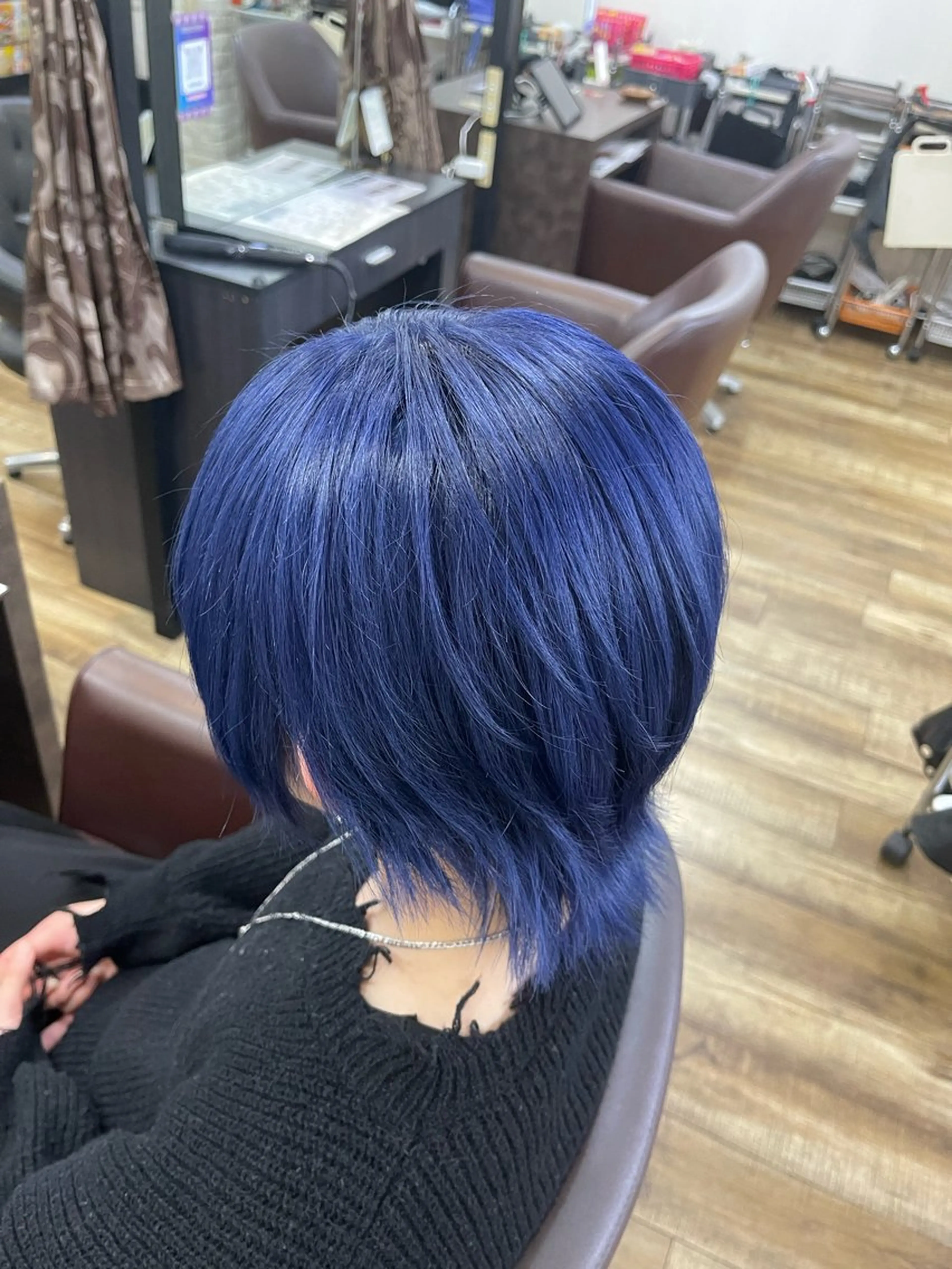 ショート カラー ブルーカラー ネイビーカラー シルバー ウルフカット ANDIAMO SAKAE✩楓のヘアスタイル