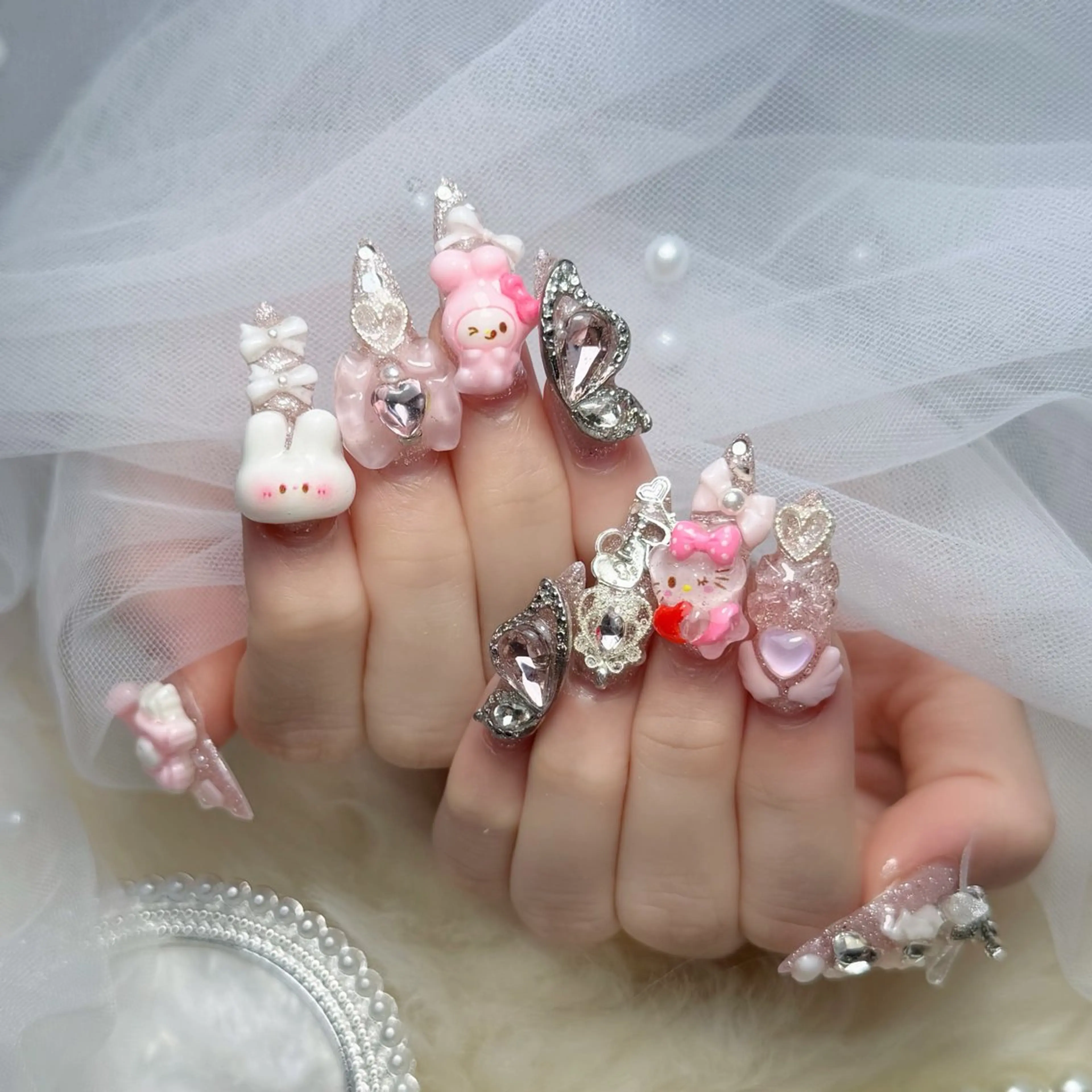 ネイル ハンドネイル ハンドケア いちご ちゃんのネイルデザイン