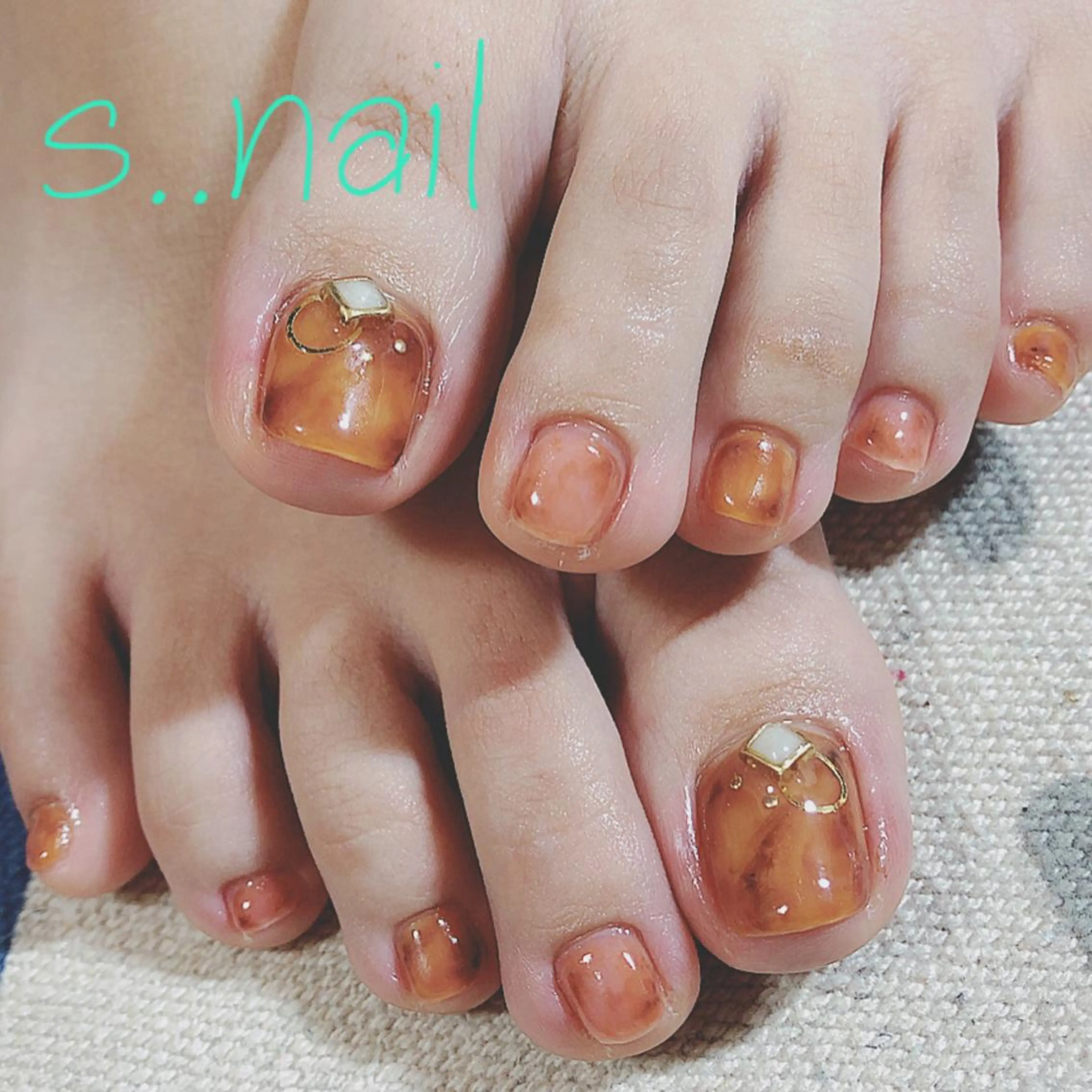 ネイル べっ甲ネイル ピンク ハンドネイル フットネイル s..nail / MORITAのネイルデザイン