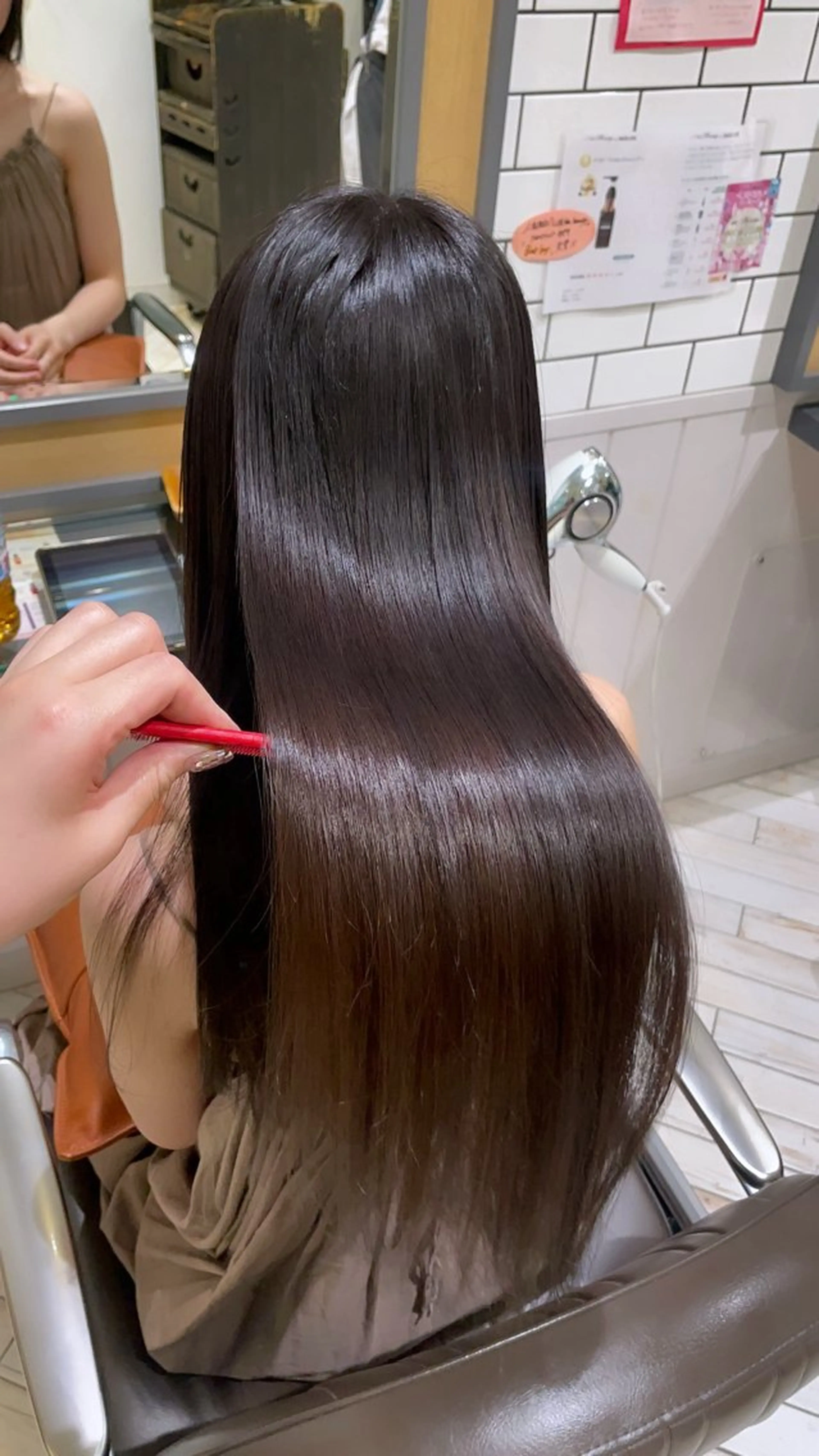 ロング カラー 山内 愛可のヘアスタイル