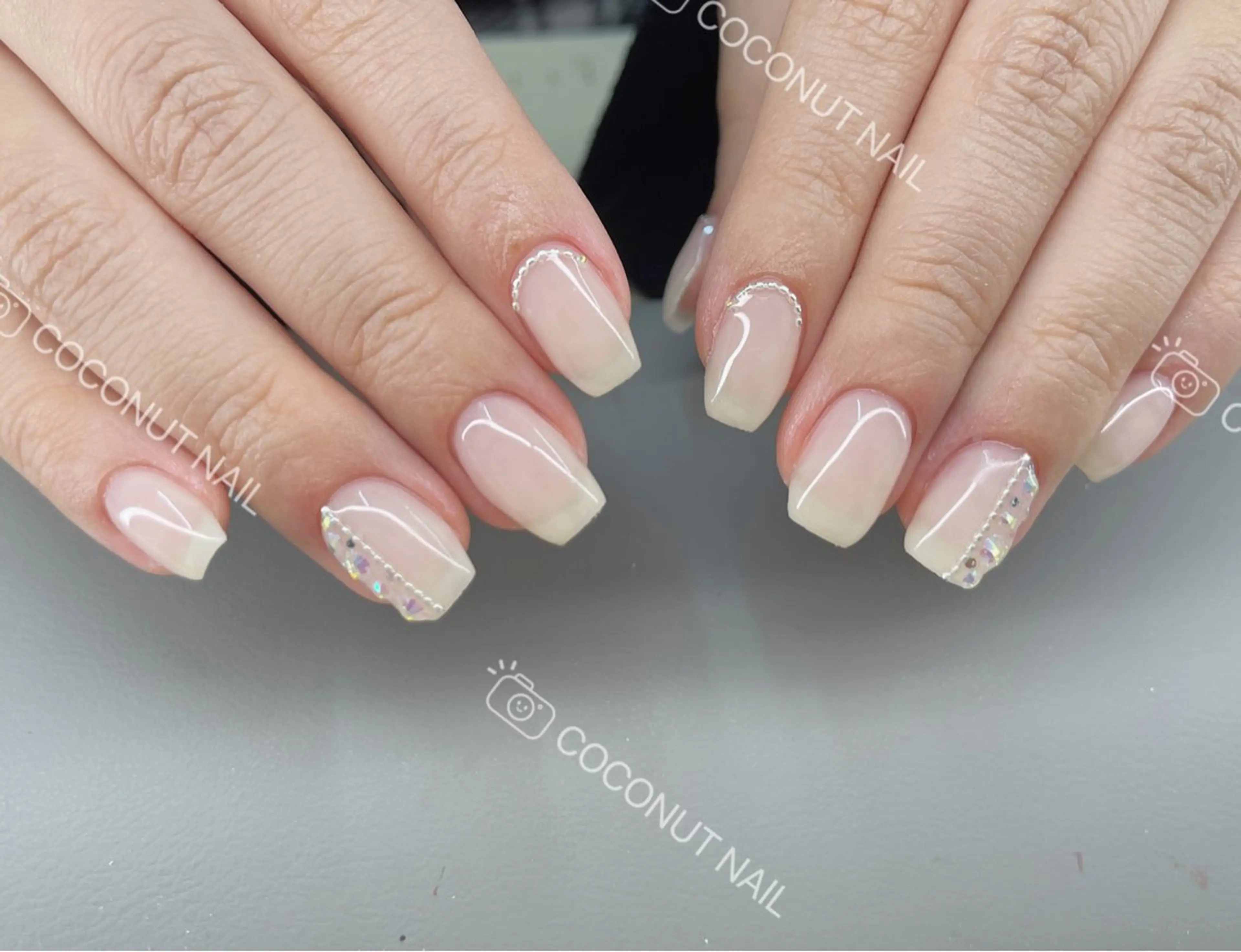 ネイル ハンドネイル 神田 ココナッツのネイルデザイン