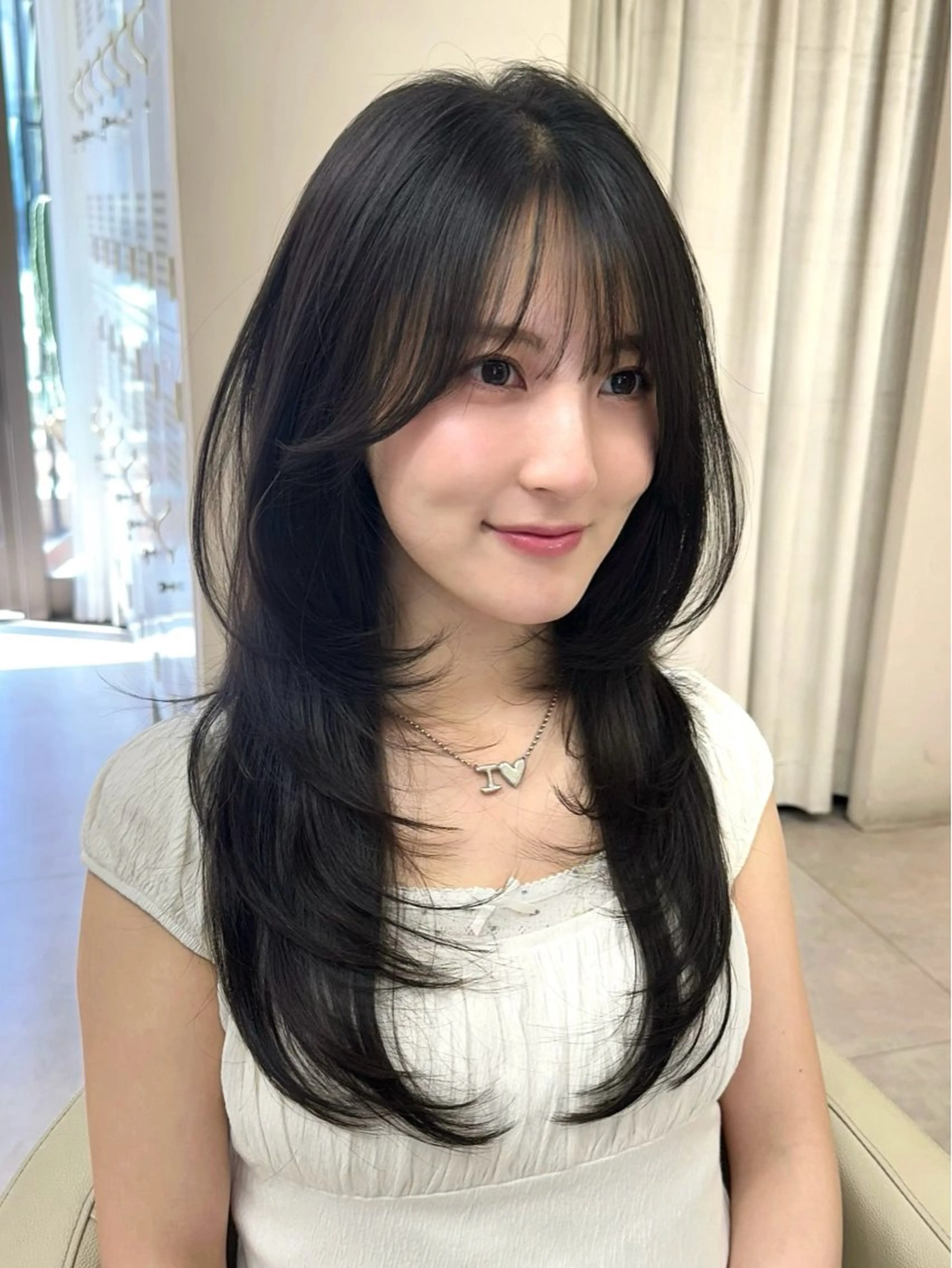 ロング カラー レイヤーカット カット ヘアカラー 韓国ヘア🦢🖤 Sayumiのヘアスタイル