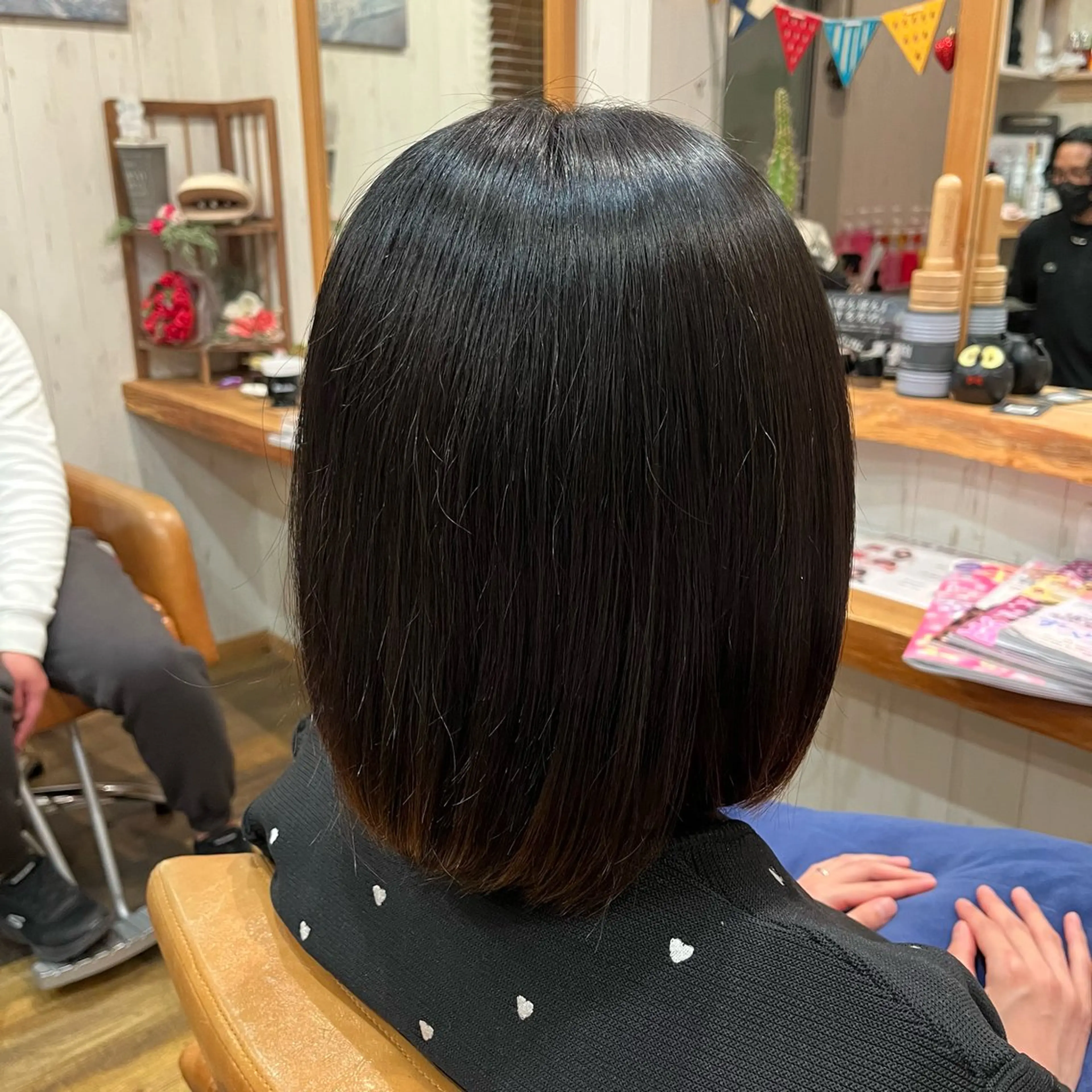 ミディアム ボブ カット 柏井 彩花のヘアスタイル
