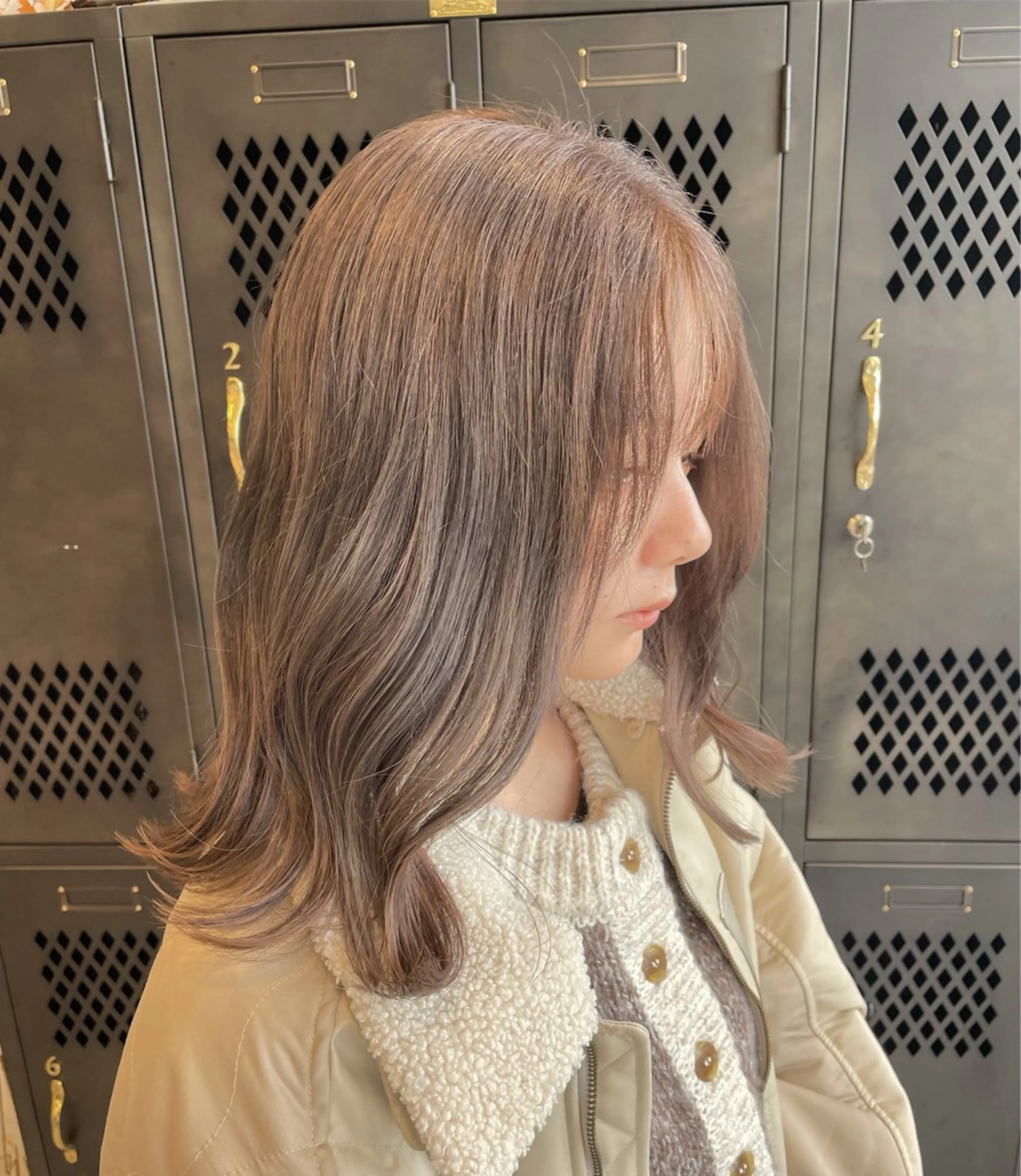 セミロング カット ヘアカラー トリートメント 柄澤 菜南子のヘアスタイル