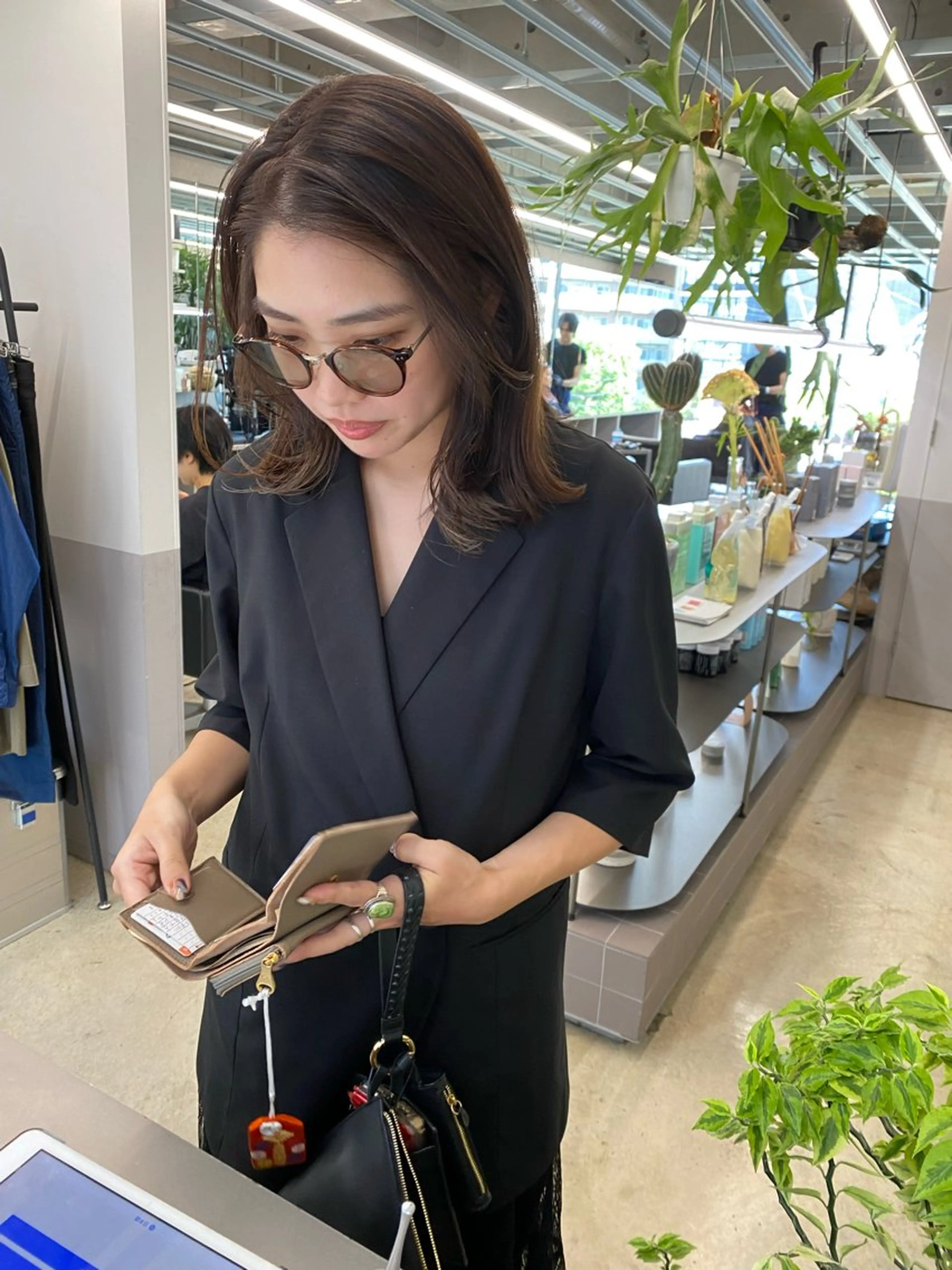 ミディアム カラー カット ヘアカラー トリートメント 似合わせカット レイヤー/ボブのヘアスタイル