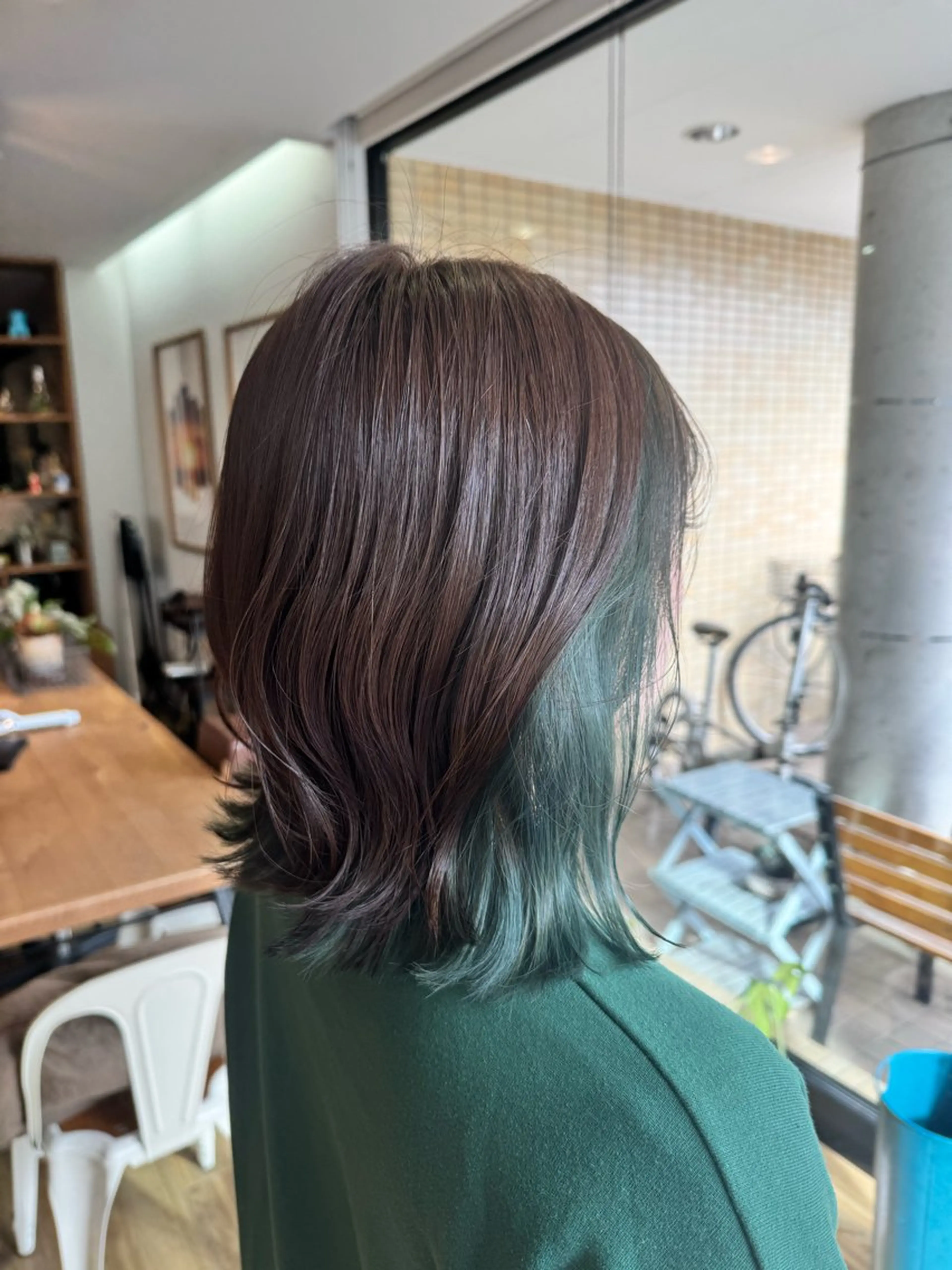 ミディアム カラー グレージュ オリーブグレージュ オリーブグレー ヘアカラー トリートメント ツキダテ ユイのヘアスタイル