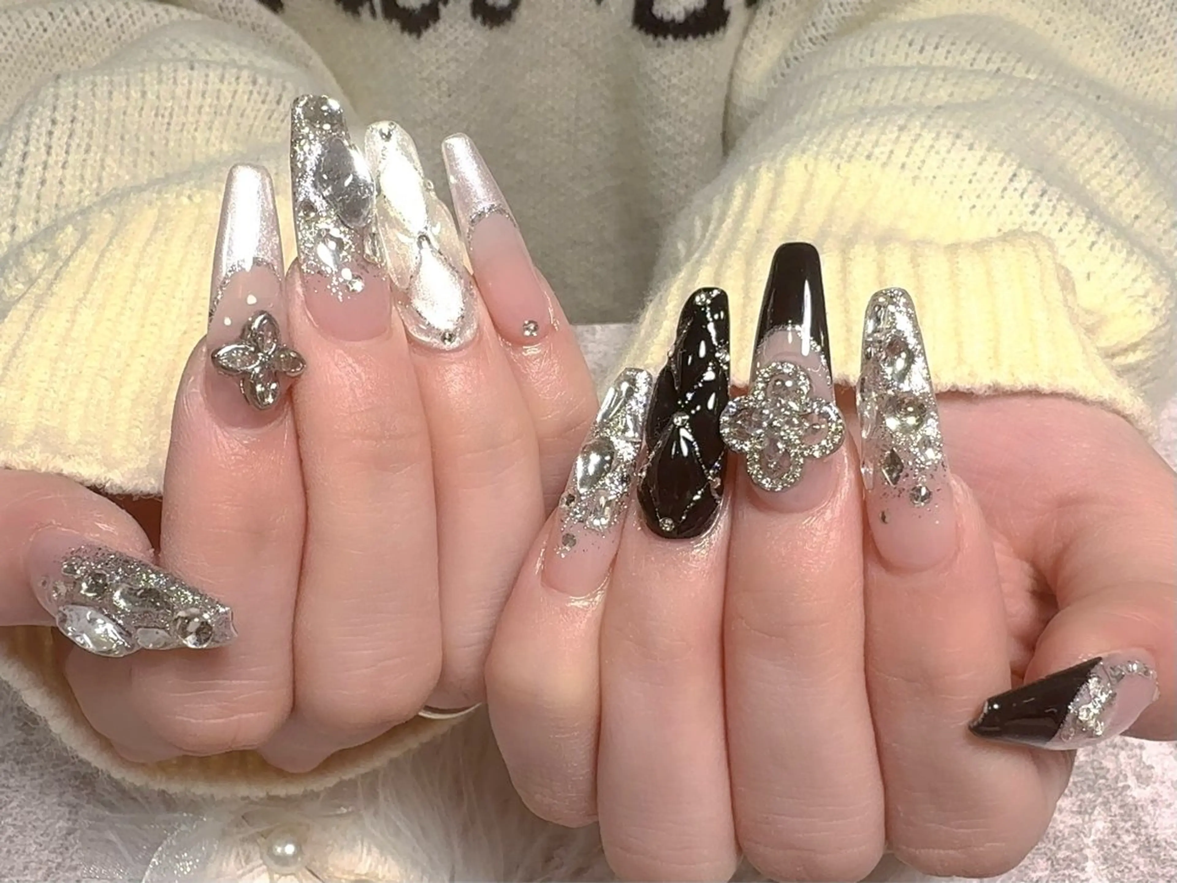 ロング ハンドネイル MoaNail🫶 Yoshiのネイルデザイン