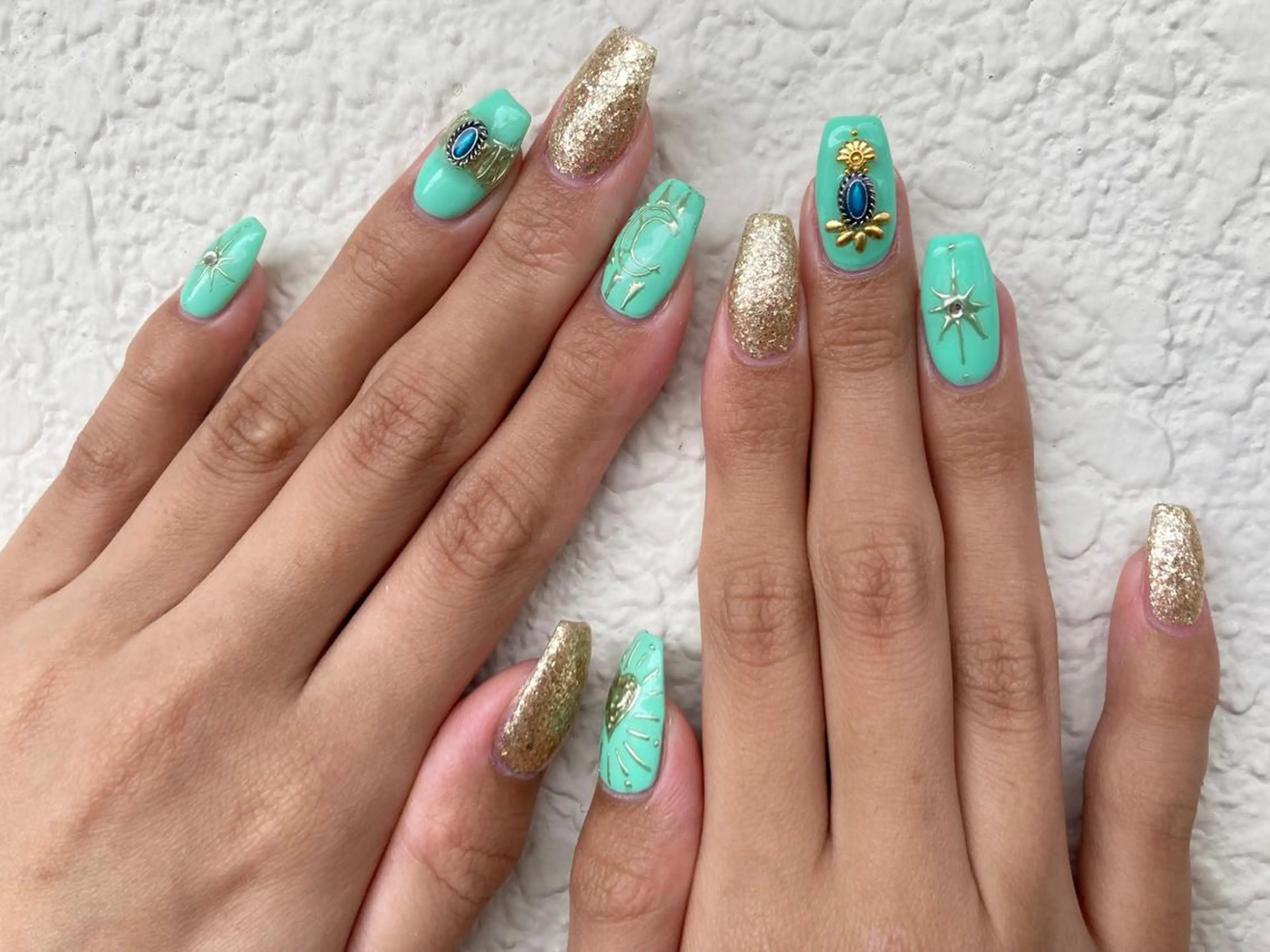 ミディアム ネイル ハンドネイル フットネイル ✴︎ Delightのネイルデザイン