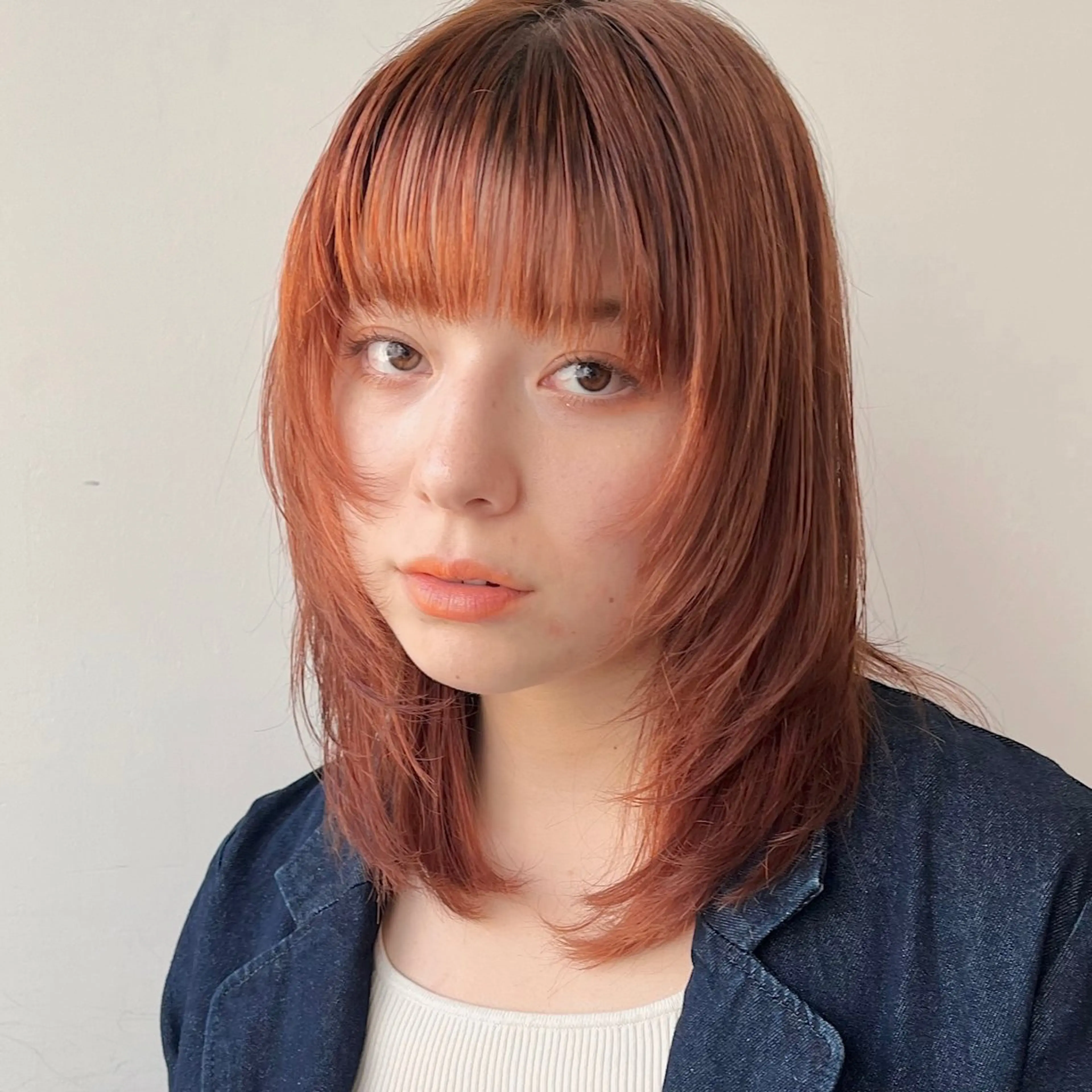 ミディアム カラー オレンジ レイヤーカット カット ヘアカラー あやめ【顔まわり/レ イヤー/柔らかカラ】のヘアスタイル