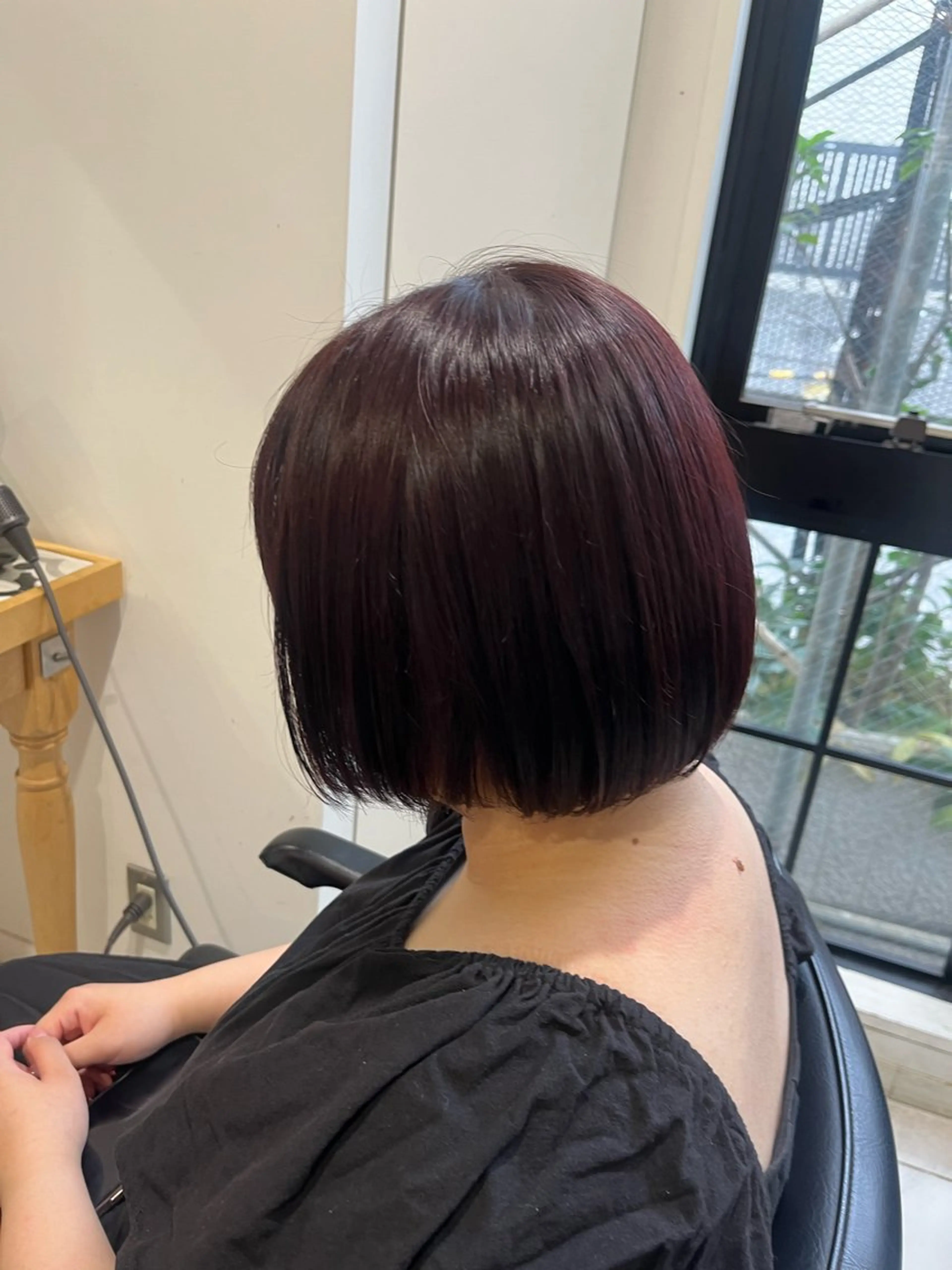 ショート カラー レッドカラー ナミ🩶暗髪/暖色 ❤️/透明感/縮毛のヘアスタイル