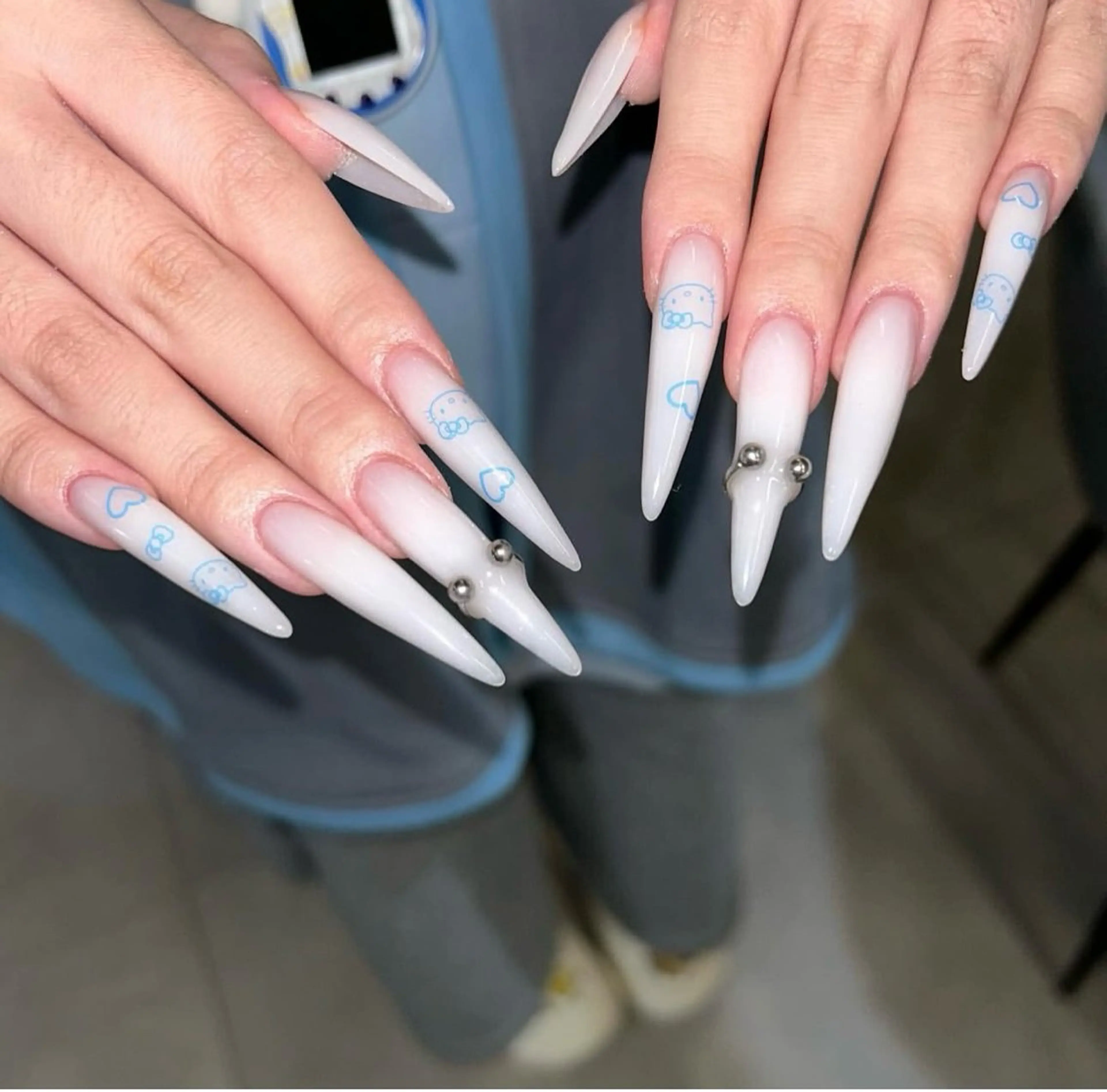 ネイル グラデーション キラキラネイル ワンカラーネイル 冬ネイル Jenn Nail Salonのネイルデザイン