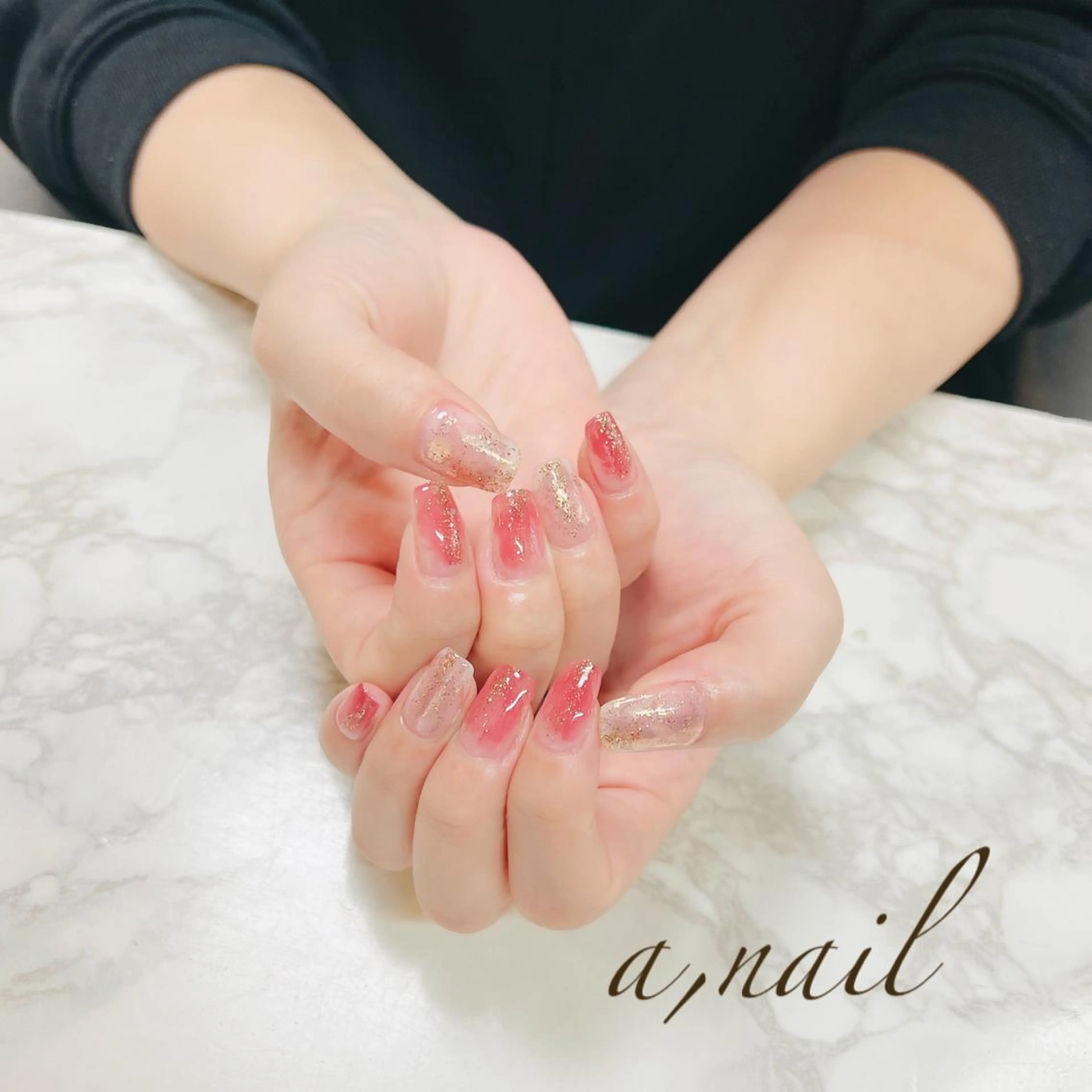 ネイル フットネイル ジェルネイル グラデーション キラキラネイル ワンカラーネイル ハンドネイル ネイルサロン エーネイルのネイルデザイン