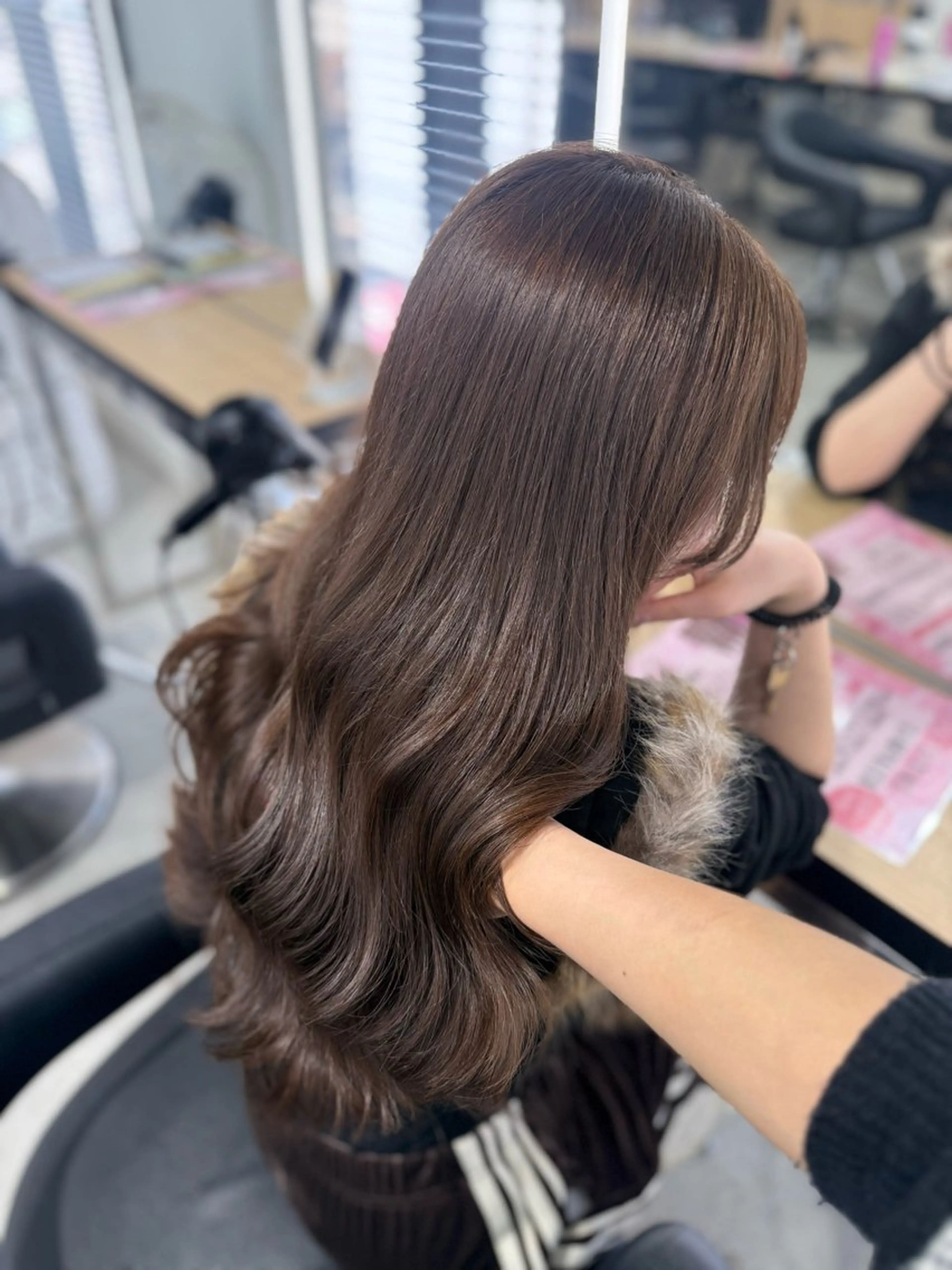 カラー ヘアカラー 透明感カラー🫧 EMAのヘアスタイル