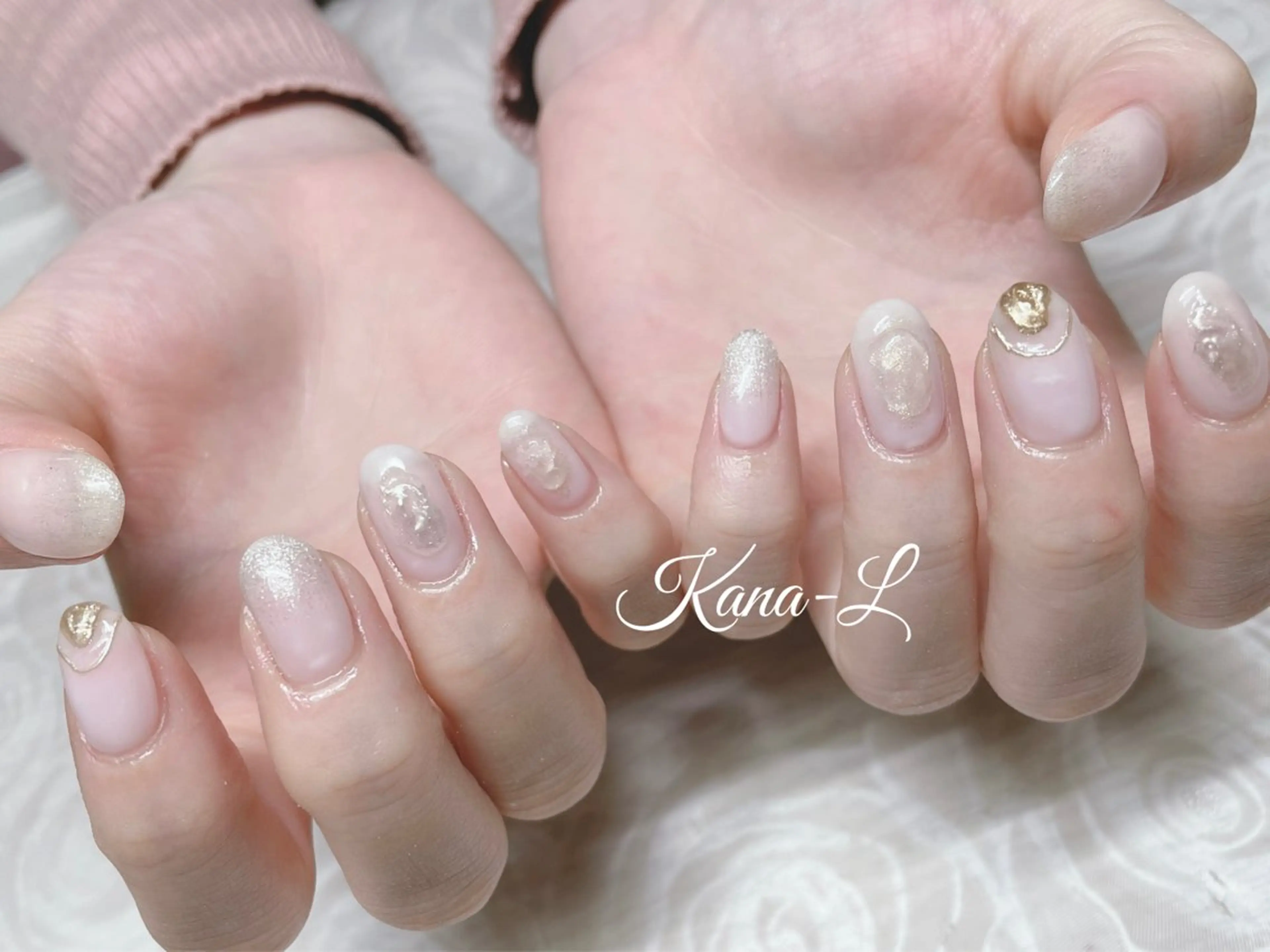 ネイル ジェルネイル ニュアンスネイル パラジェル ぷっくりネイル ホワイト 芦辺 香奈のネイルデザイン