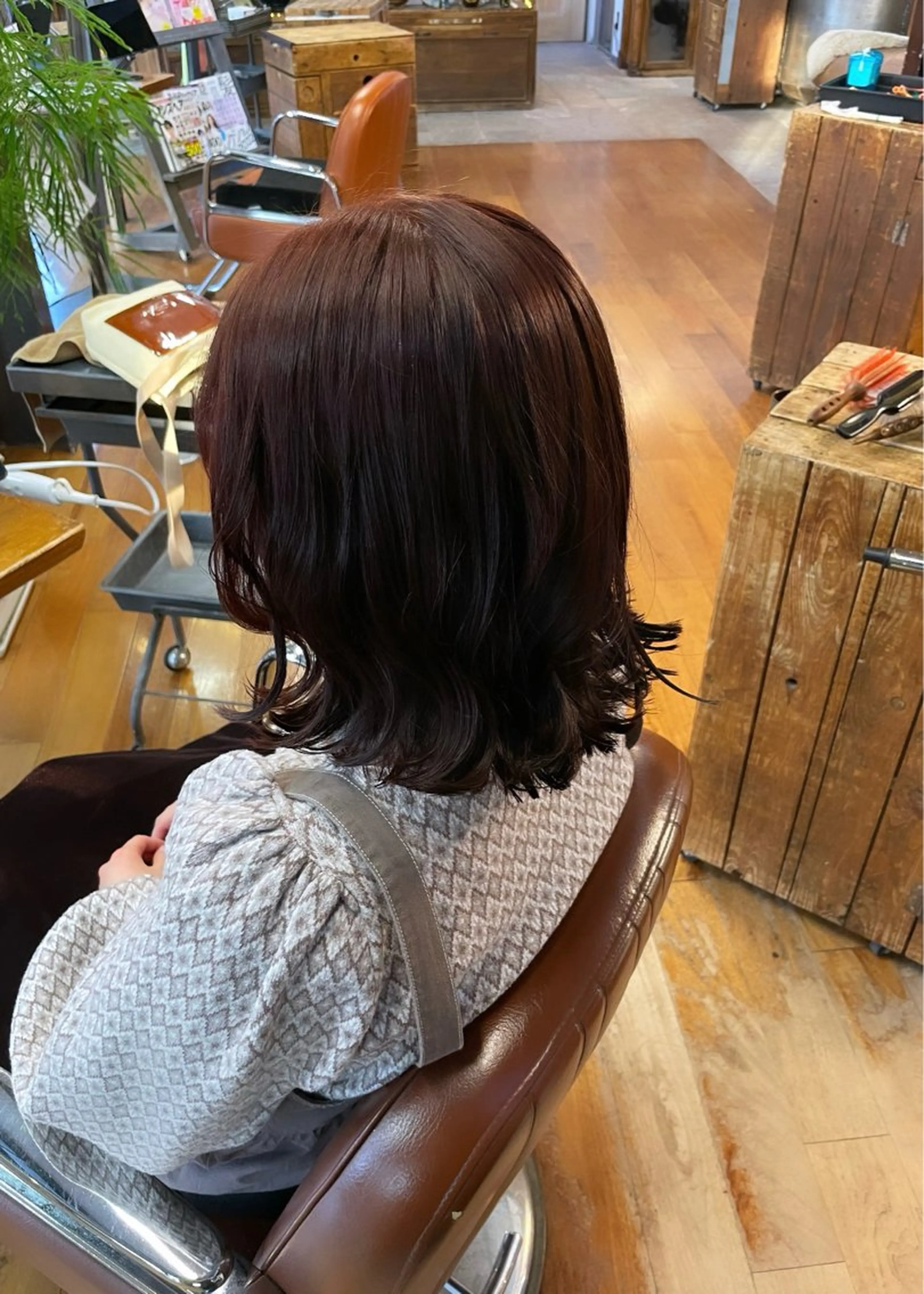 ミディアム カラー ベージュカラー ブリーチ ブリーチなしカラー ピンクカラー ピンクベージュ ayaka |トレンドヘアのヘアスタイル