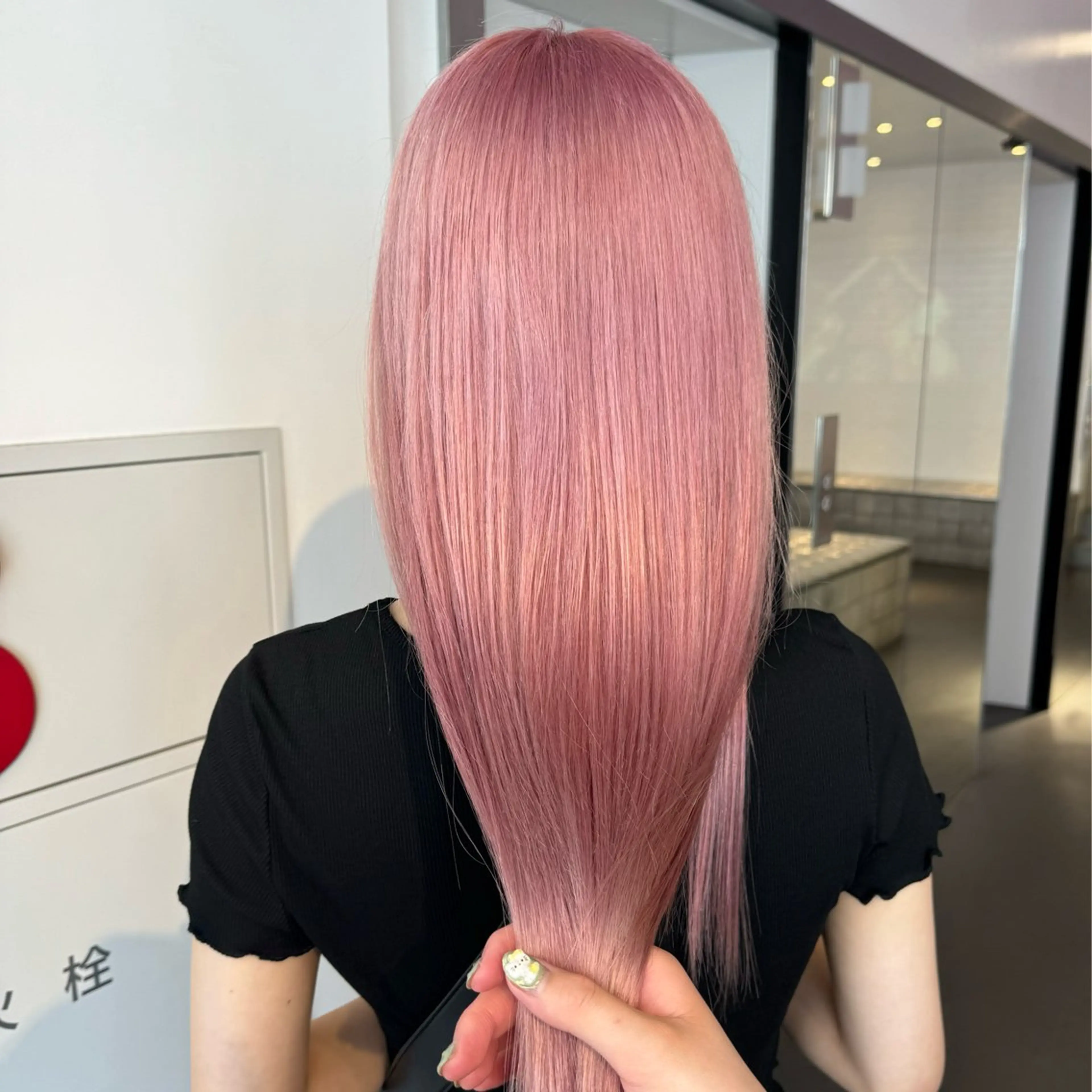 ロング カラー ハイトーンカラー トリートメント ヘアカラー トリートメント 🌼動き×透明感🩵 ハイトーン/ナナのヘアスタイル