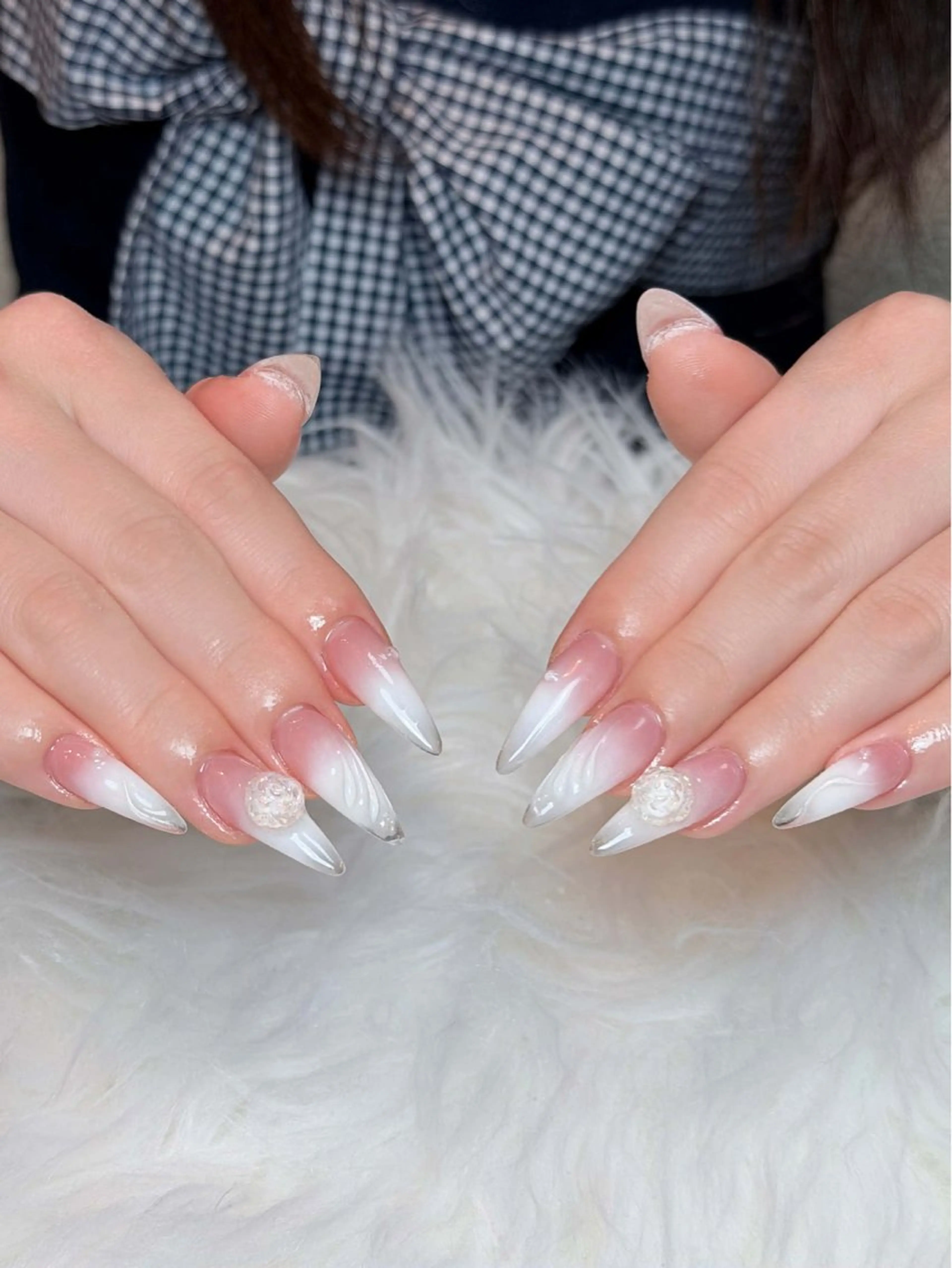 ネイル チークネイル ドット フレンチネイル グラデーション ハート ハンドネイル ハンドケア Eli Nails 新宿のネイルデザイン