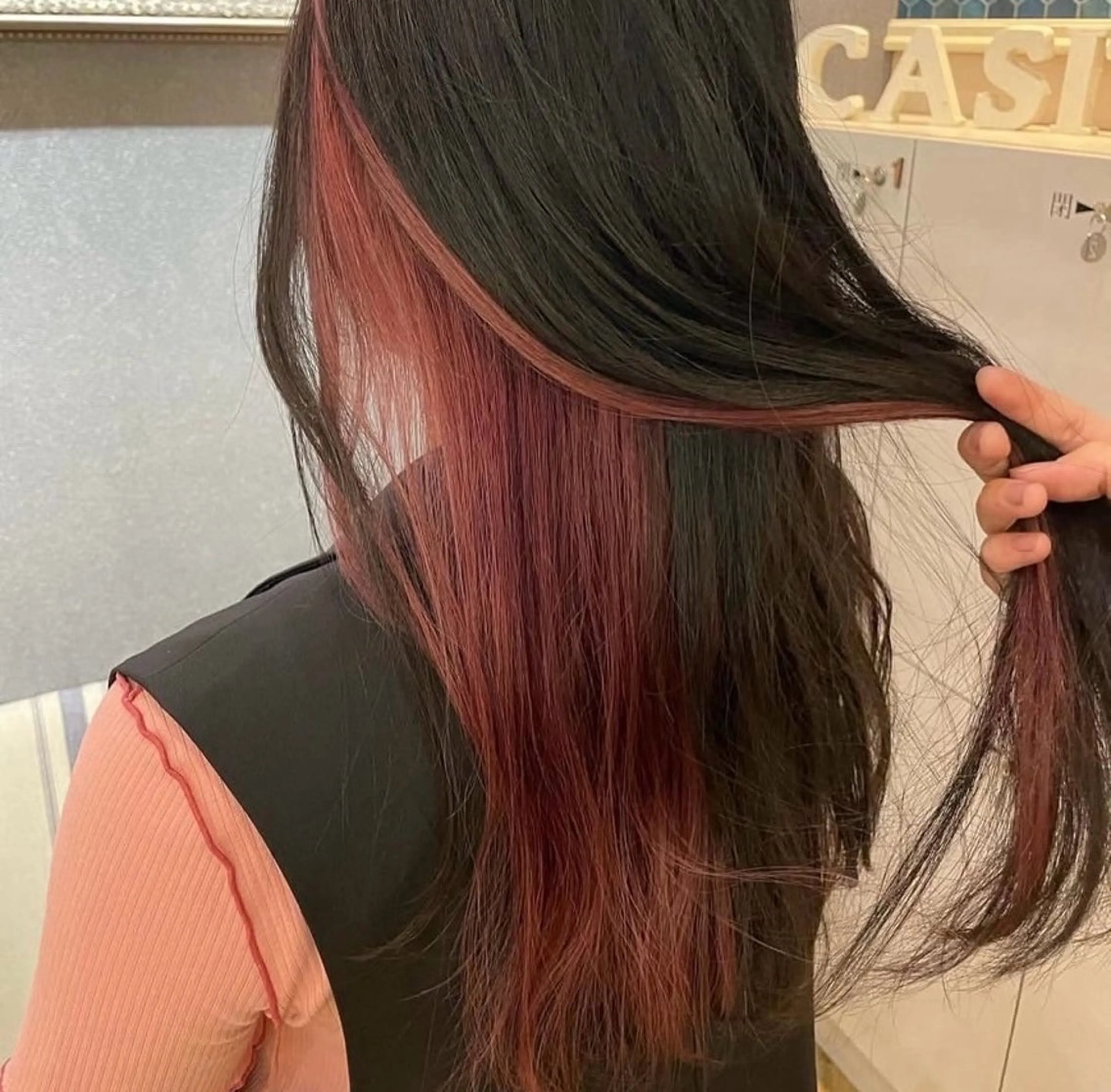 カラー ブリーチ 高木 彩愛のヘアスタイル